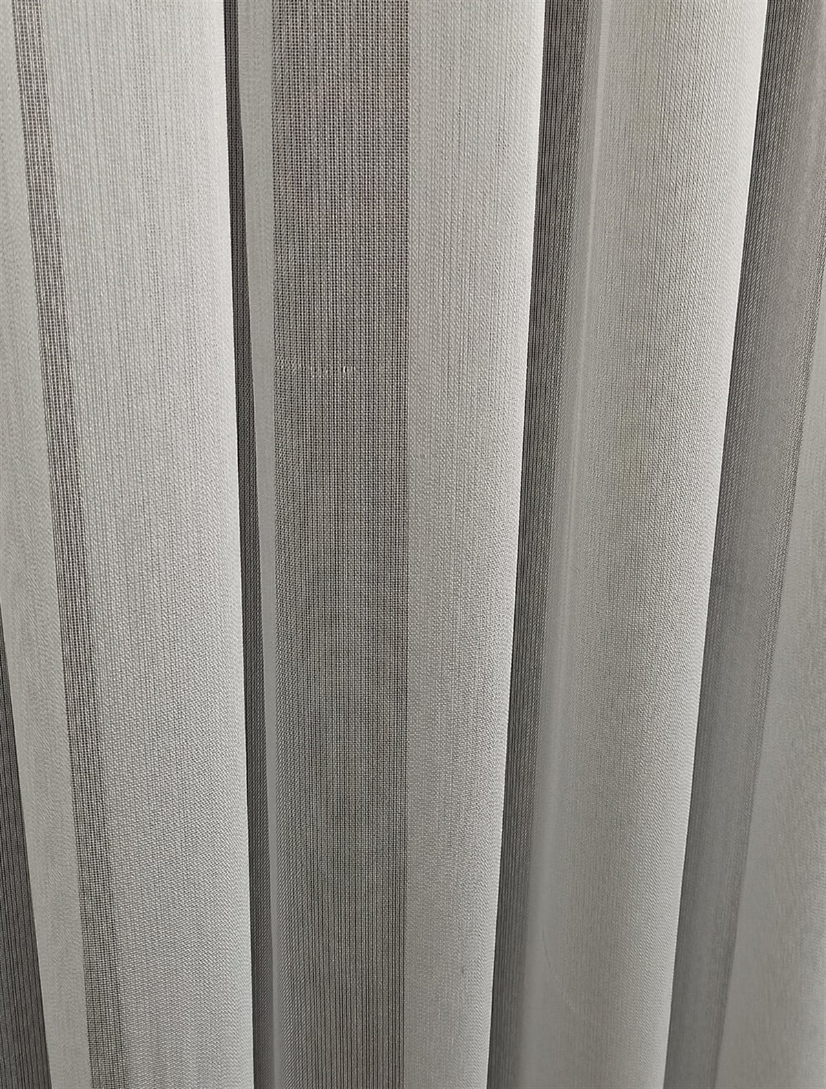 Tül PerdeLİLA0001HİLAL TEKSTİL VE DERİ ÜRÜNLERİ GIDA SAN. TİC. LTD. ŞTİ.LİLA BEREKET 04 ETEĞİ KURŞUNLU DÜZ TÜL PERDE