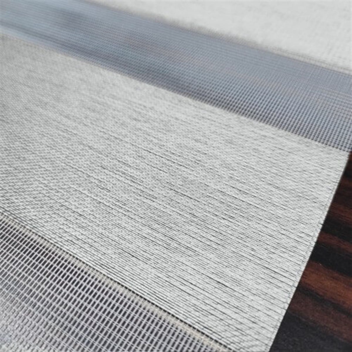ZEBRA PERDEHİLAL TEKSTİLKISMET HT - 605HİLAL TEKSTİL VE DERİ ÜRÜNLERİ GIDA SAN. TİC. LTD. ŞTİ.KARARTMA BLACKOUT ZEBRA PERDE 3 FARKLI RENK SEÇENEĞİ
