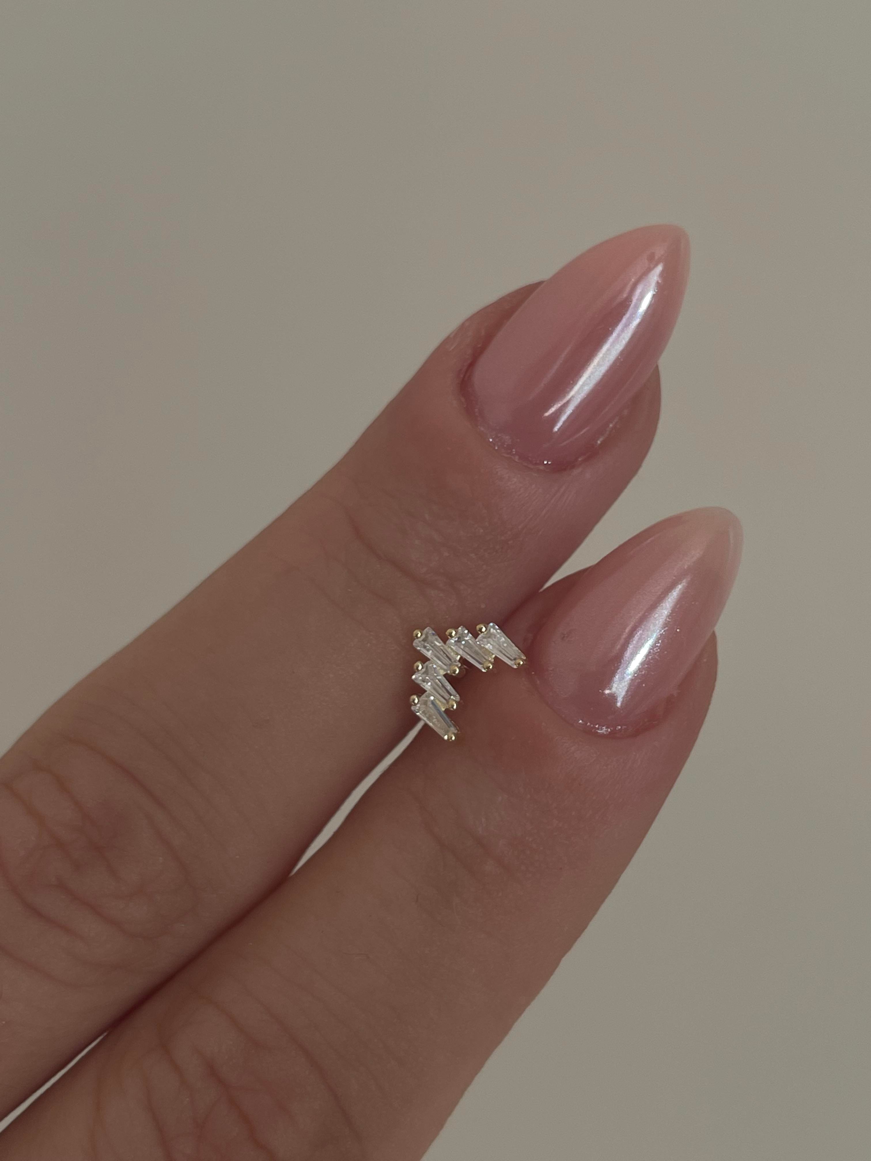 Beş Baget Taşlı Piercing