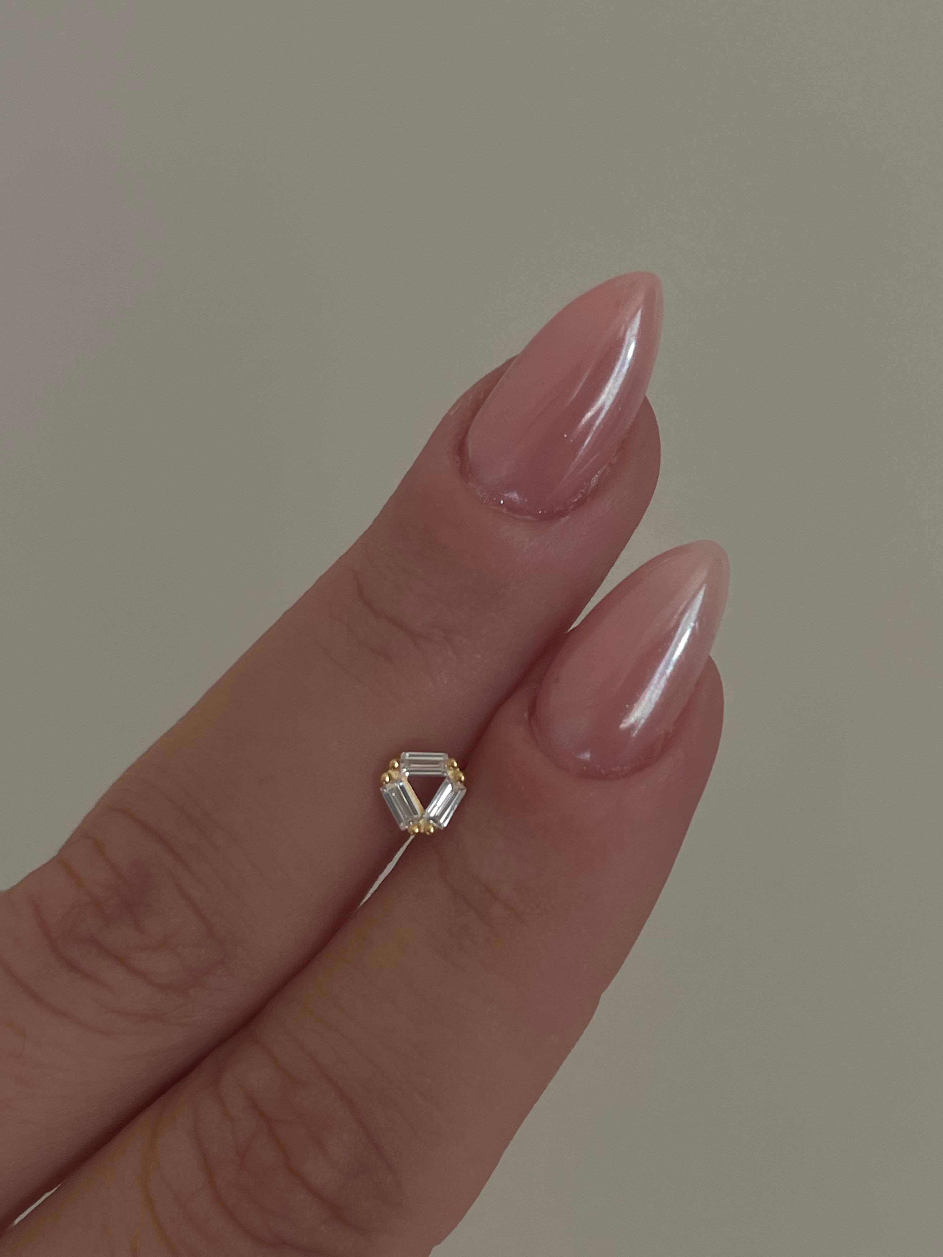 Baget Taşlı Şekilli Piercing