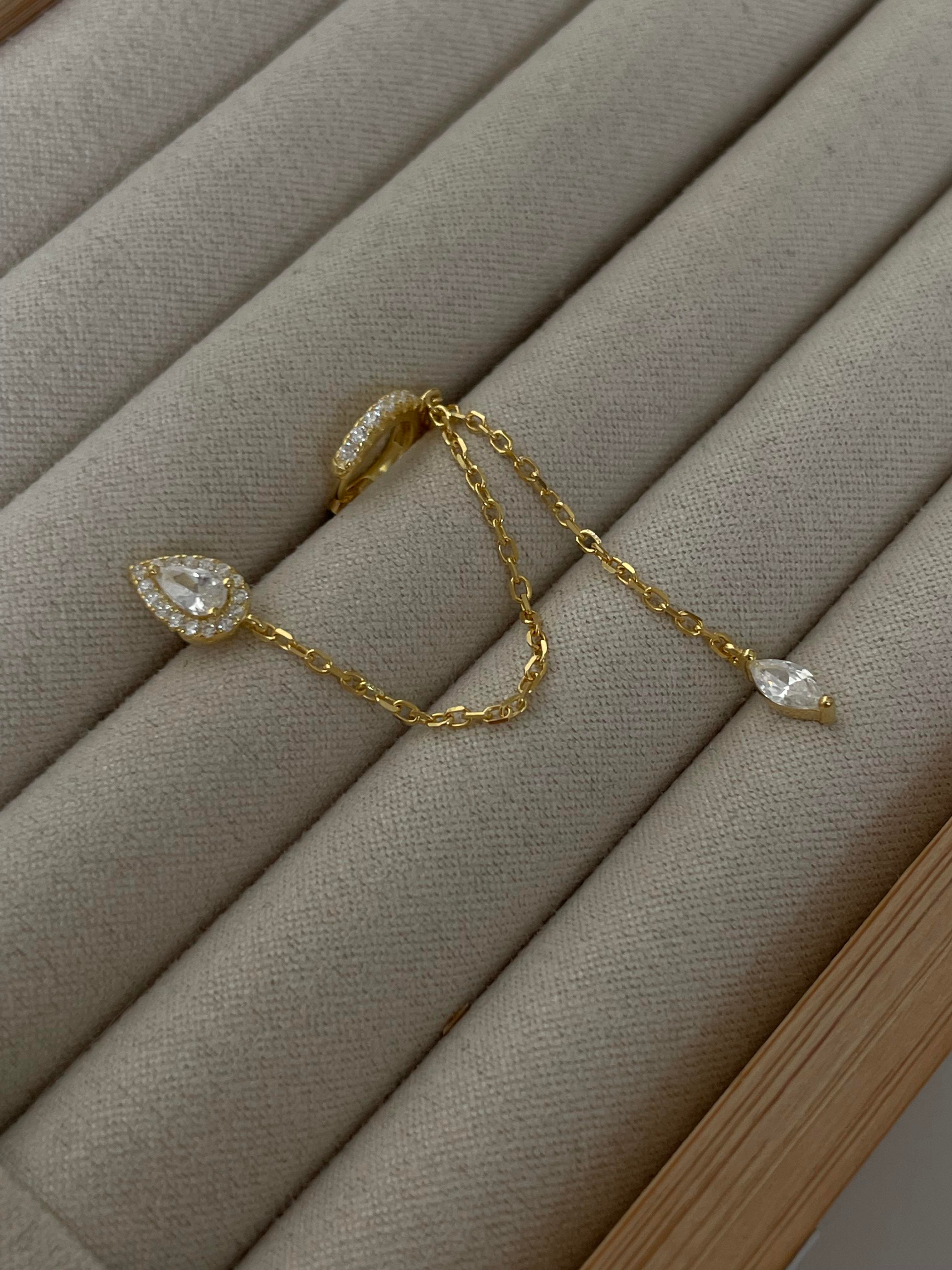 Damla Halka Detaylı Sallantılı Küpe