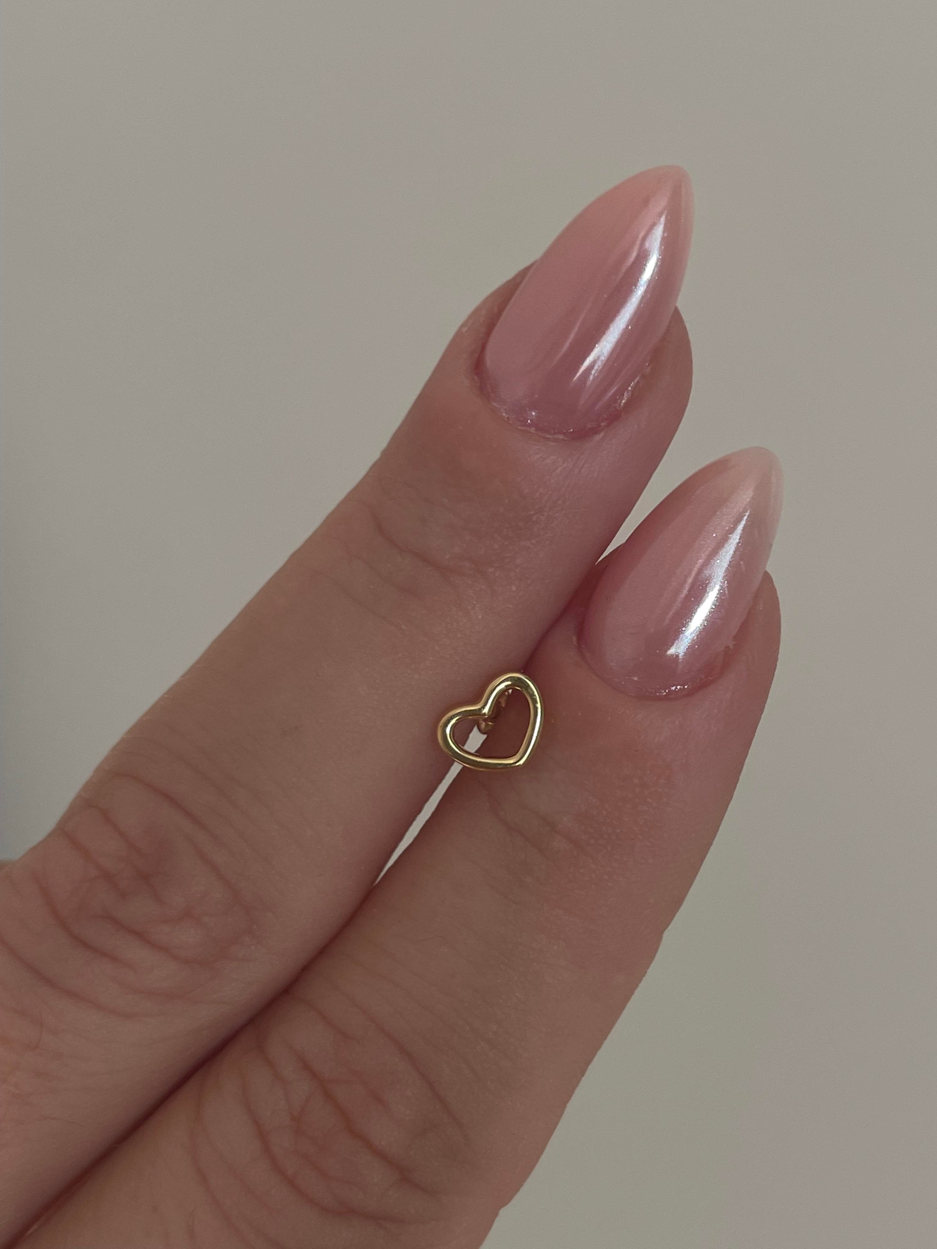 İçi Boş Kalp Piercing