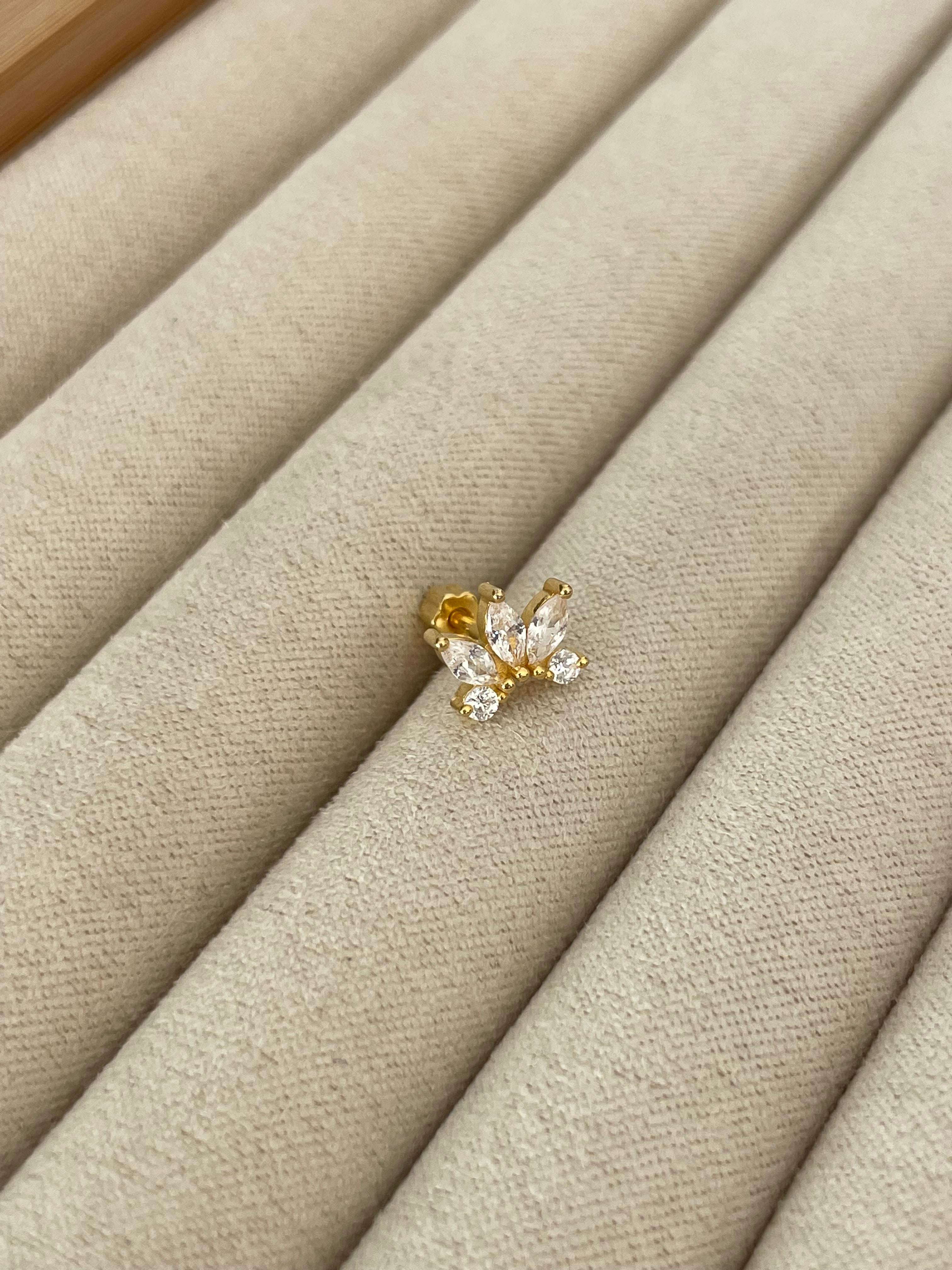 Kenarları Tektaşlı Lotus Piercing
