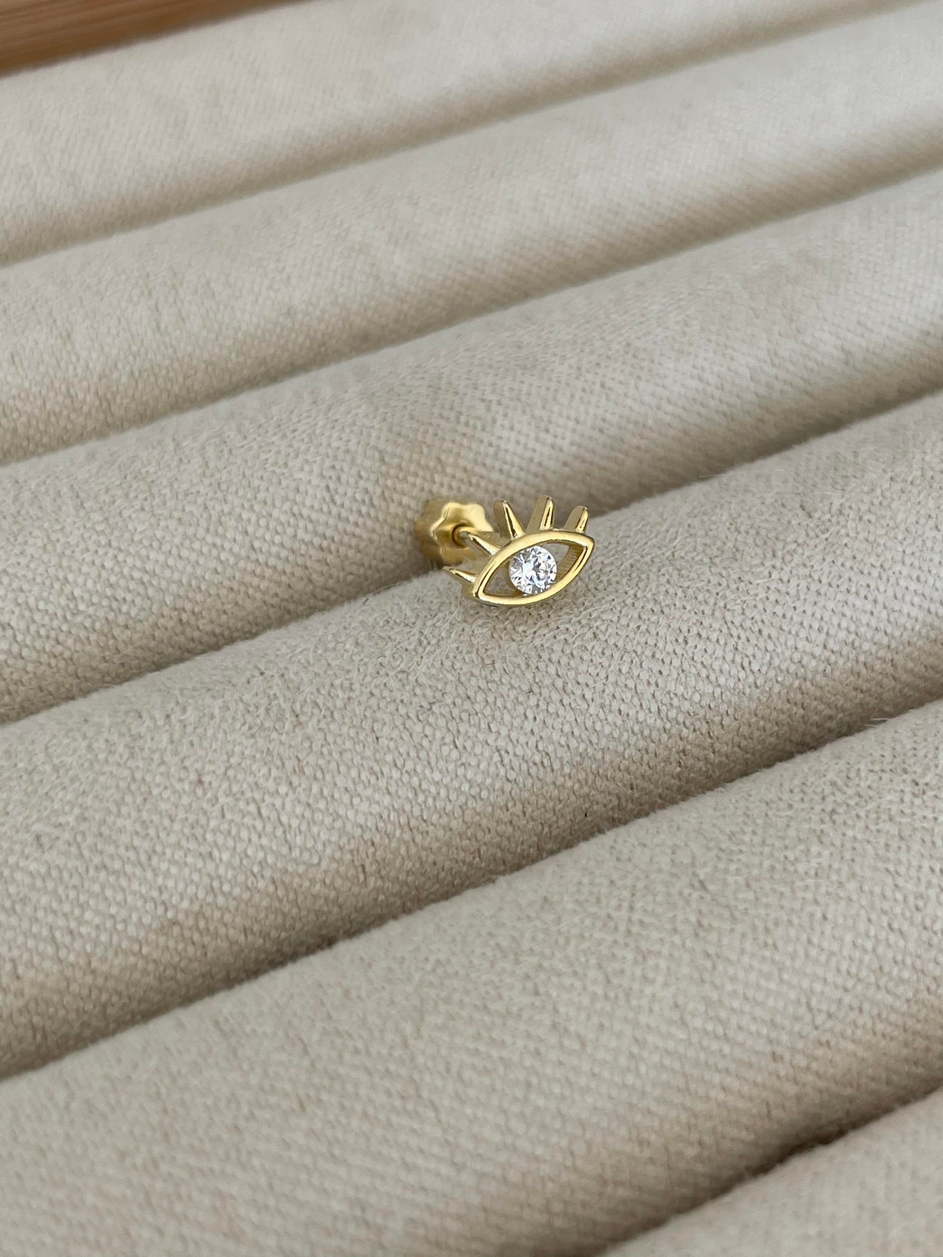 Kirpikli Göz Piercing
