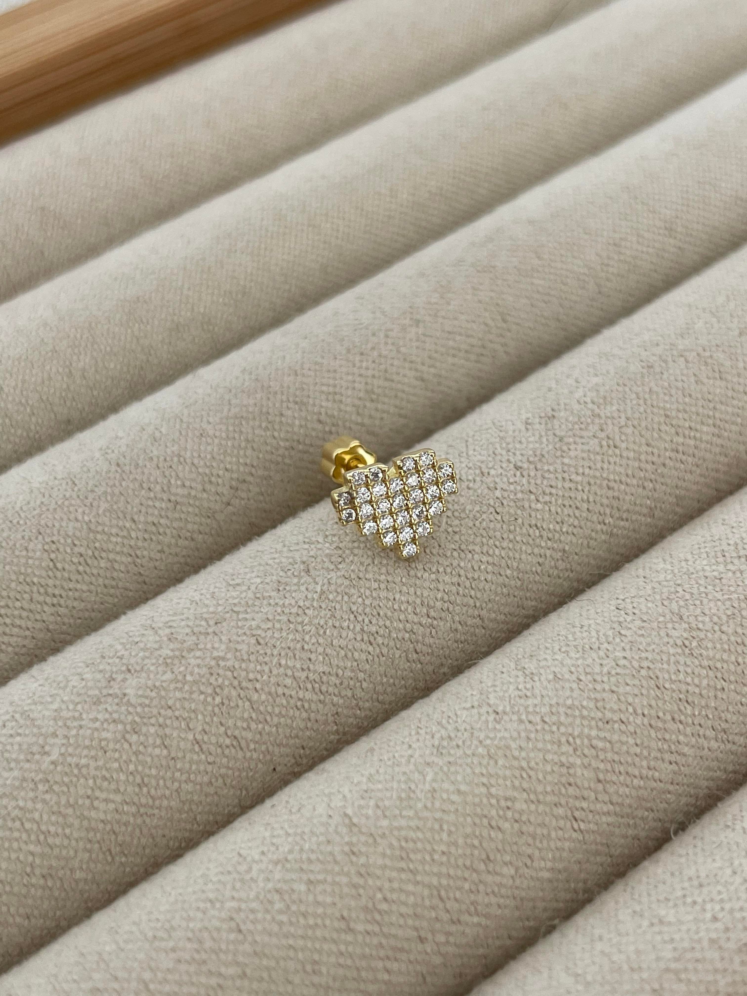 Köşeli Kalp Piercing