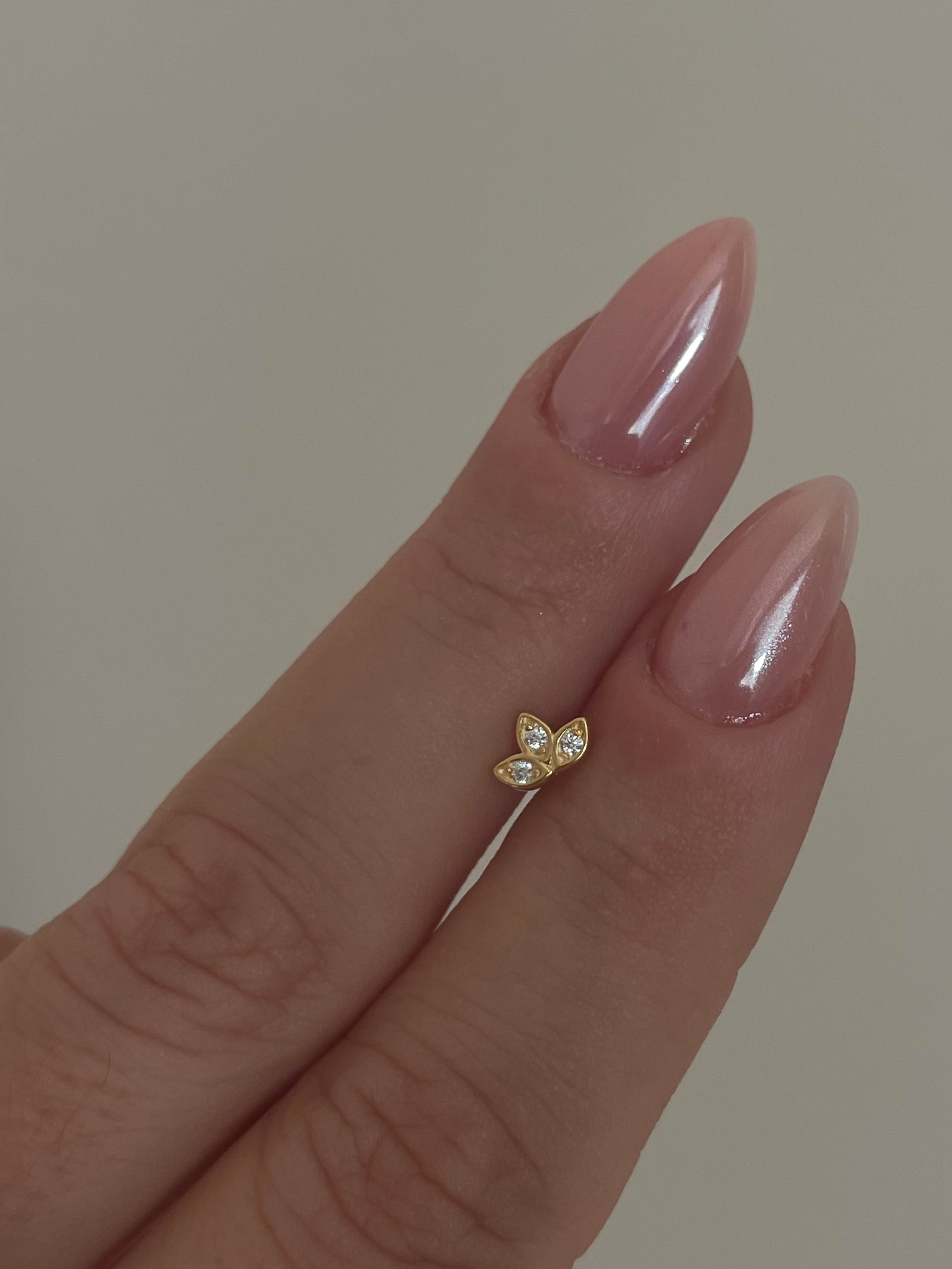 Lotus Şekilli Piercing