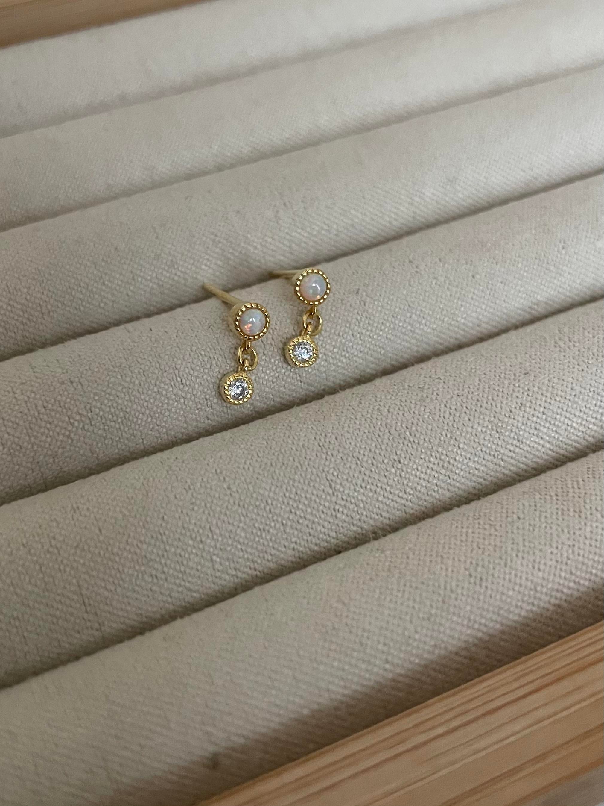 Opal Halkalı Ucu Taşlı Küpe