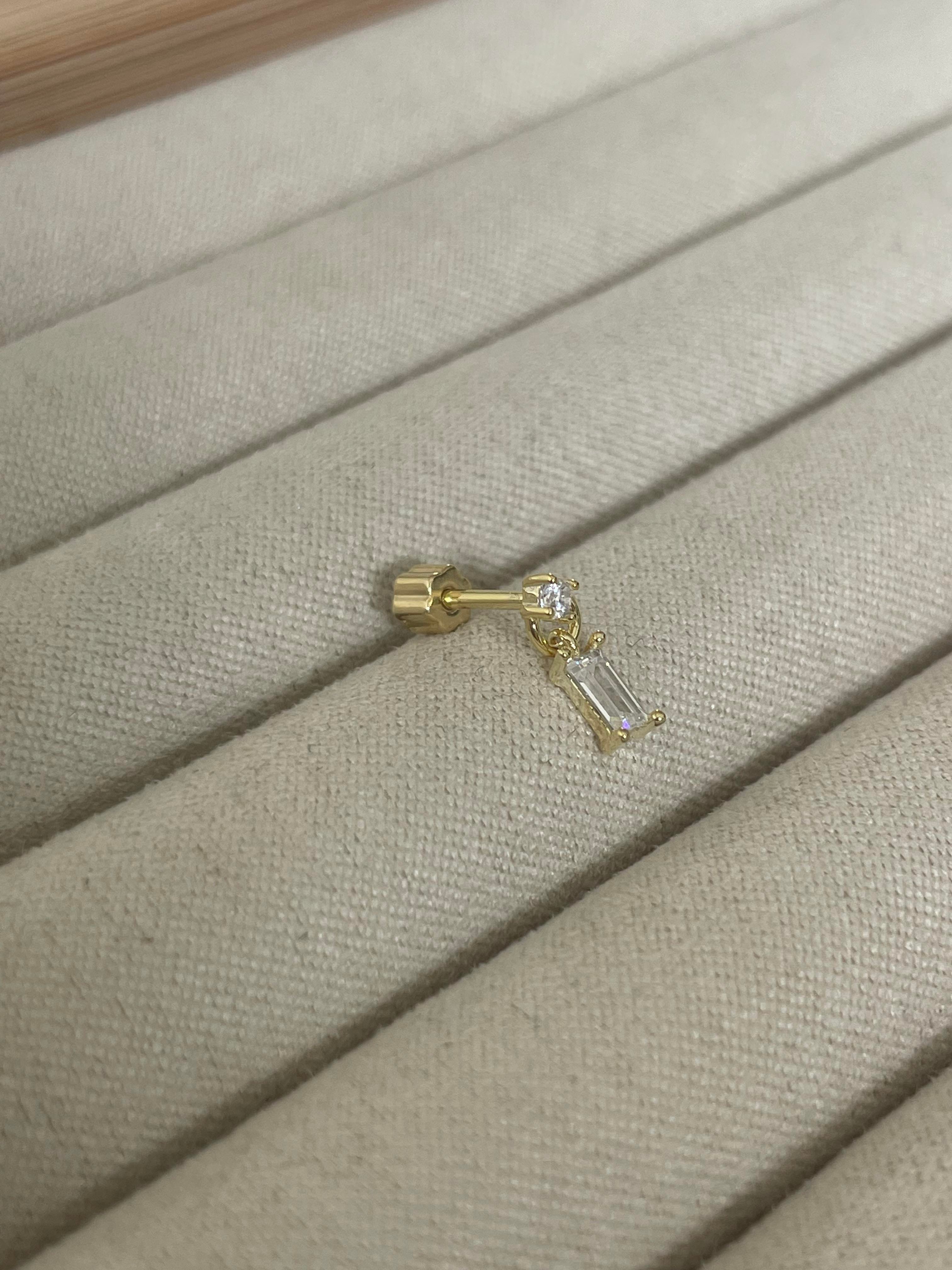 Sallantılı Dikdörtgen Taşlı Piercing