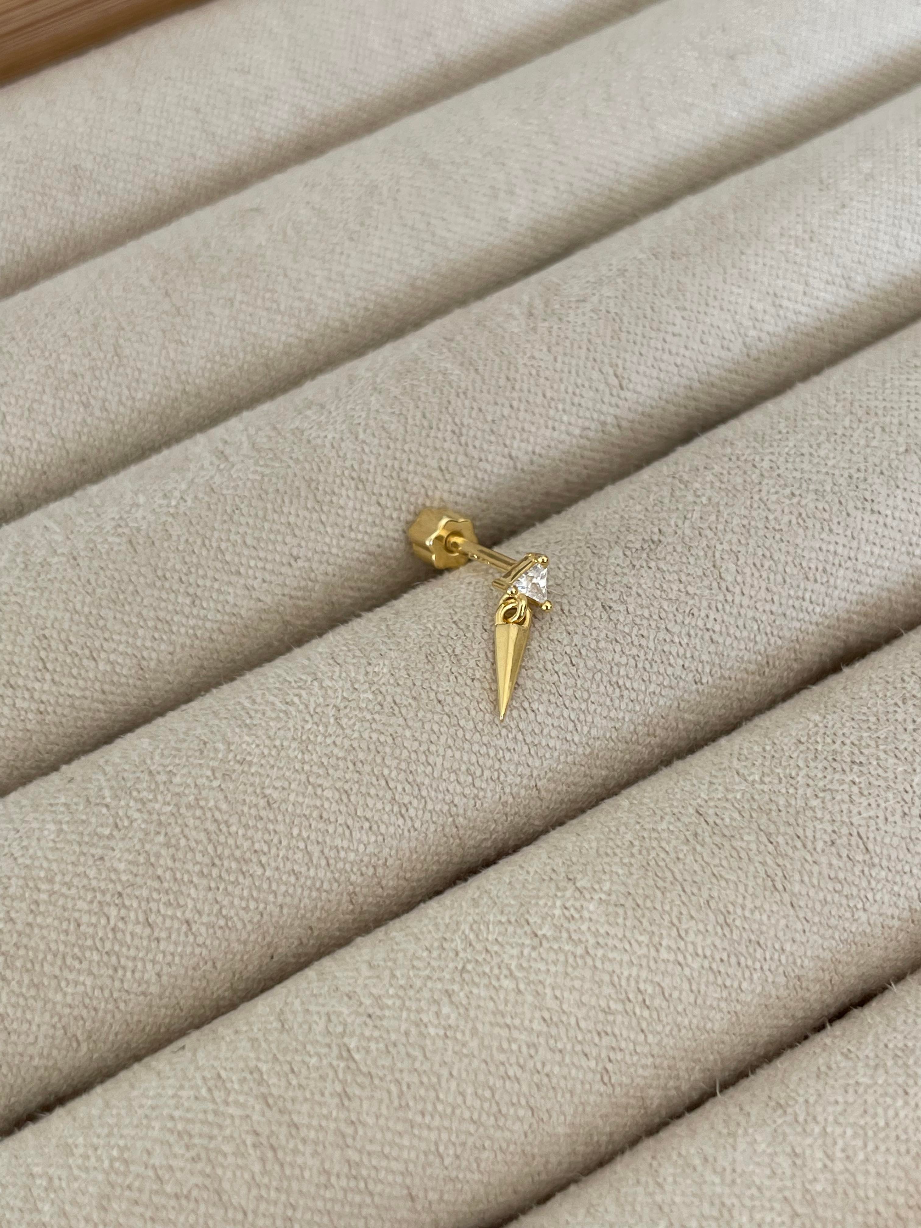 Sallantılı Üçgen Detaylı Piercing