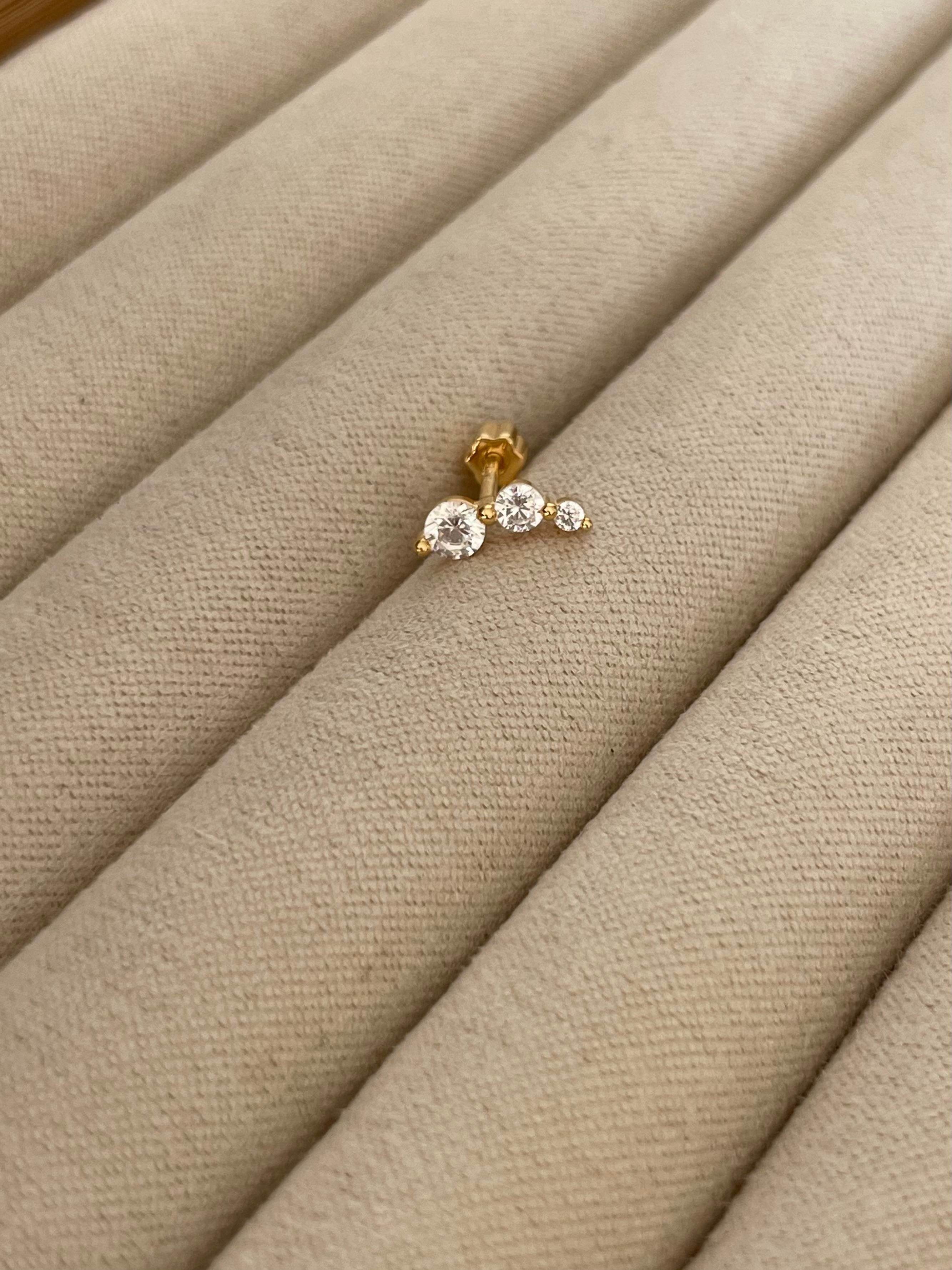 Sıralı Üç Taşlı Piercing