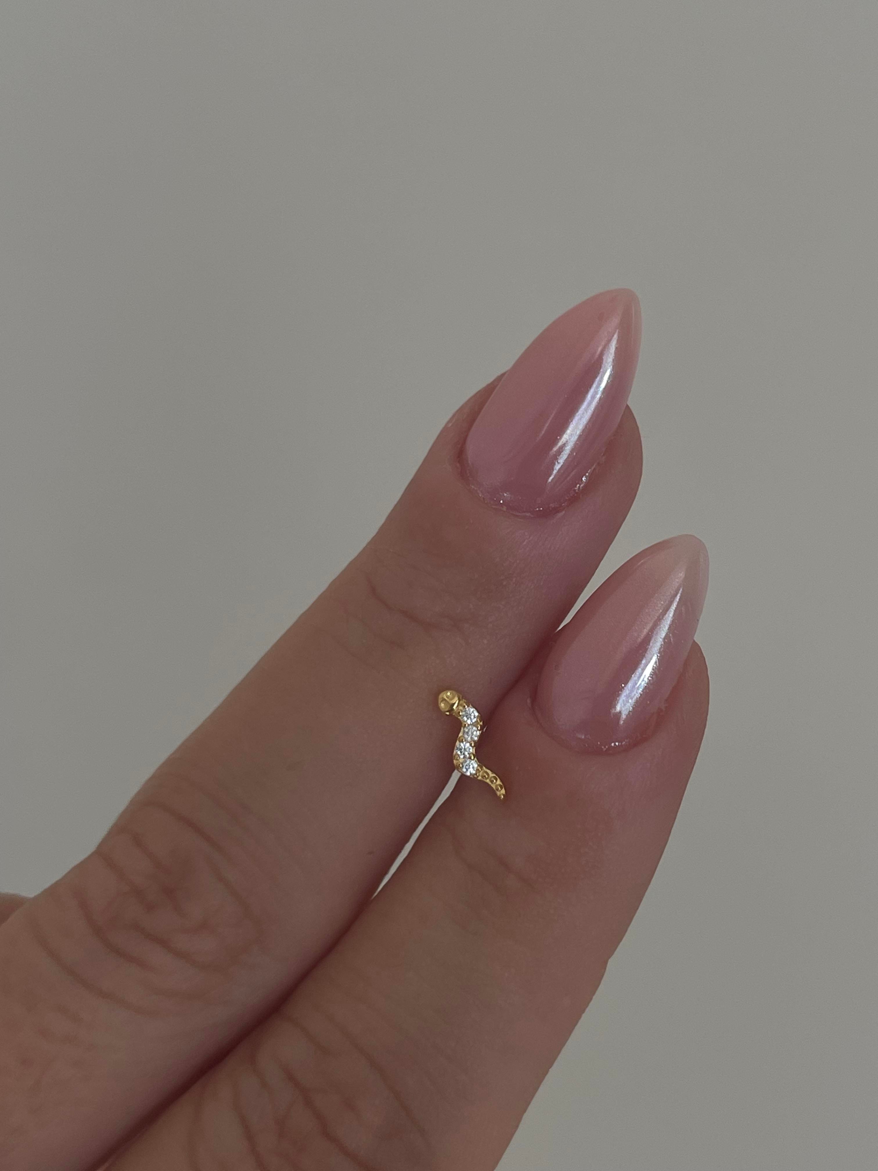 Taşlı Kıvrımlı Yılan Piercing