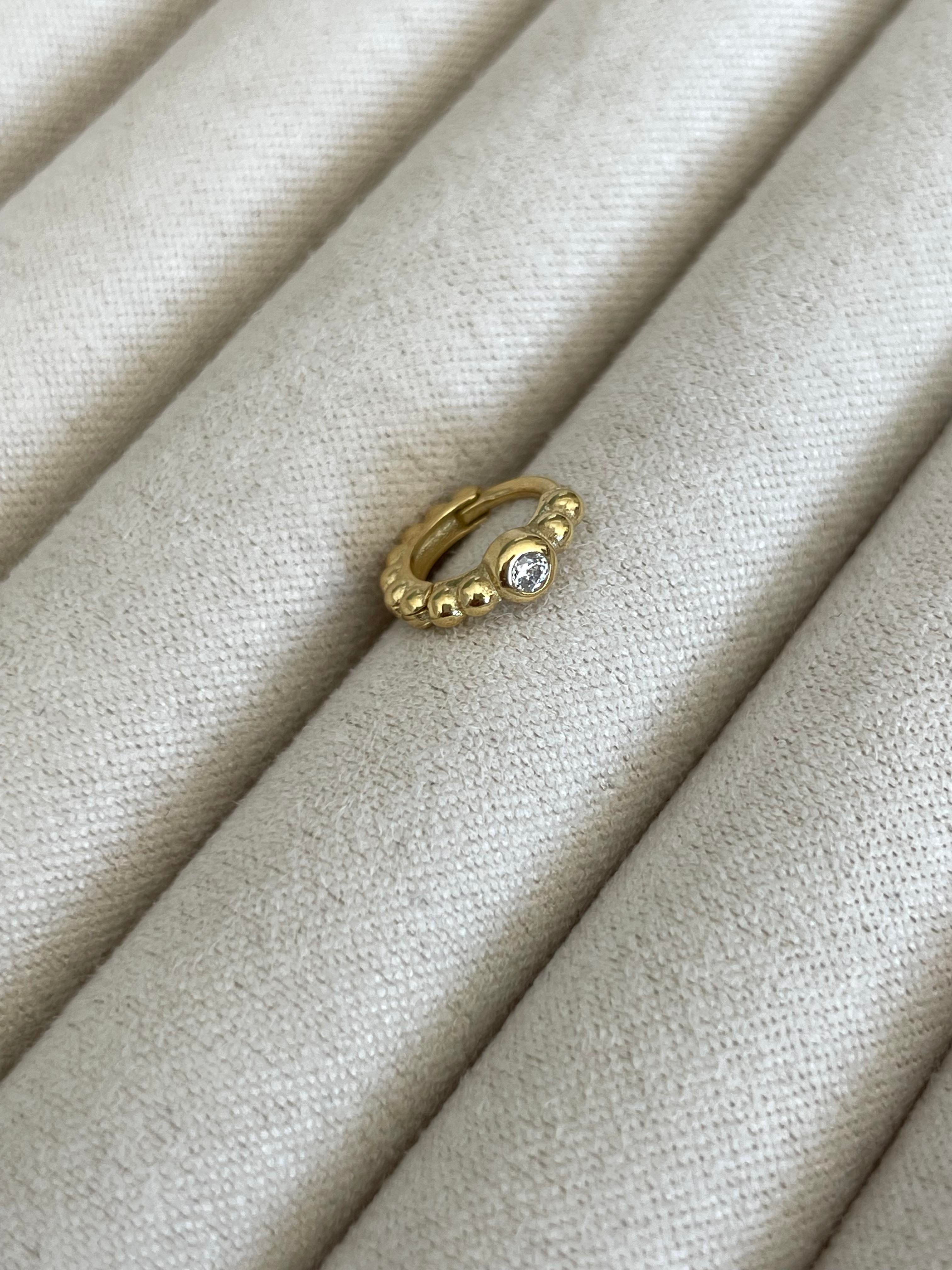 Taşlı Top Detaylı Halka Piercing