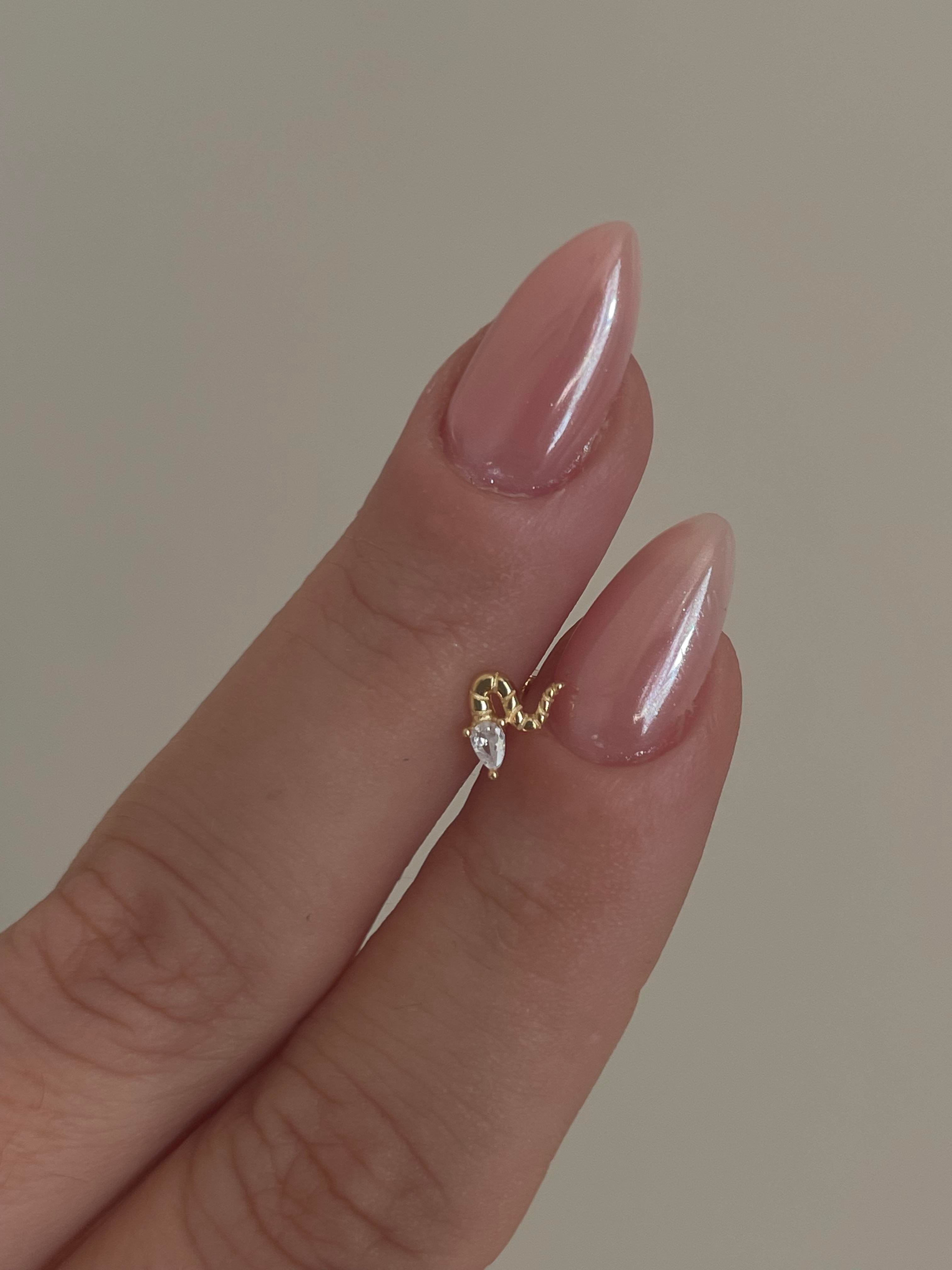 Taşlı Yılan Piercing
