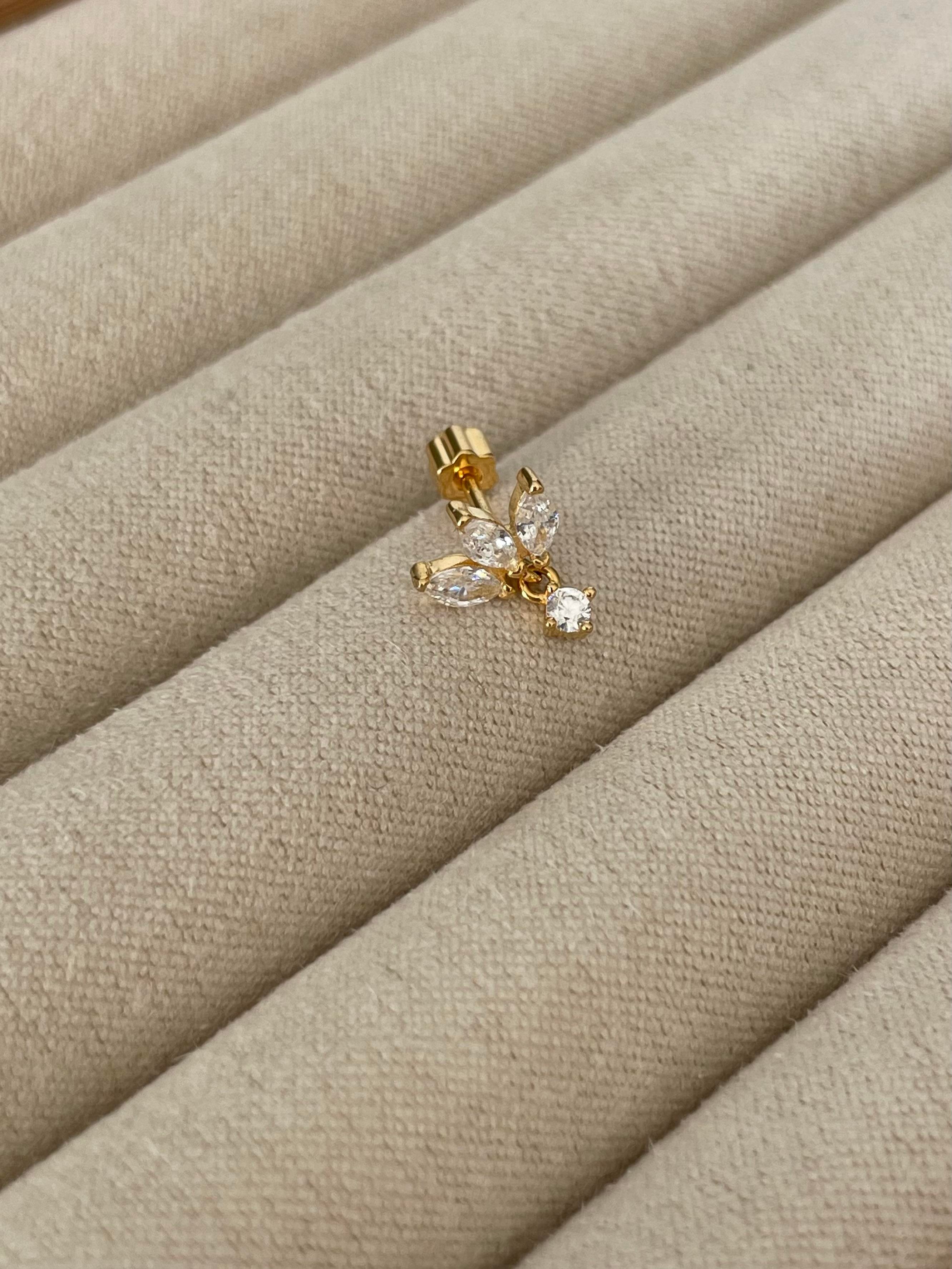 Ucu Taş Sallantılı Lotus Piercing