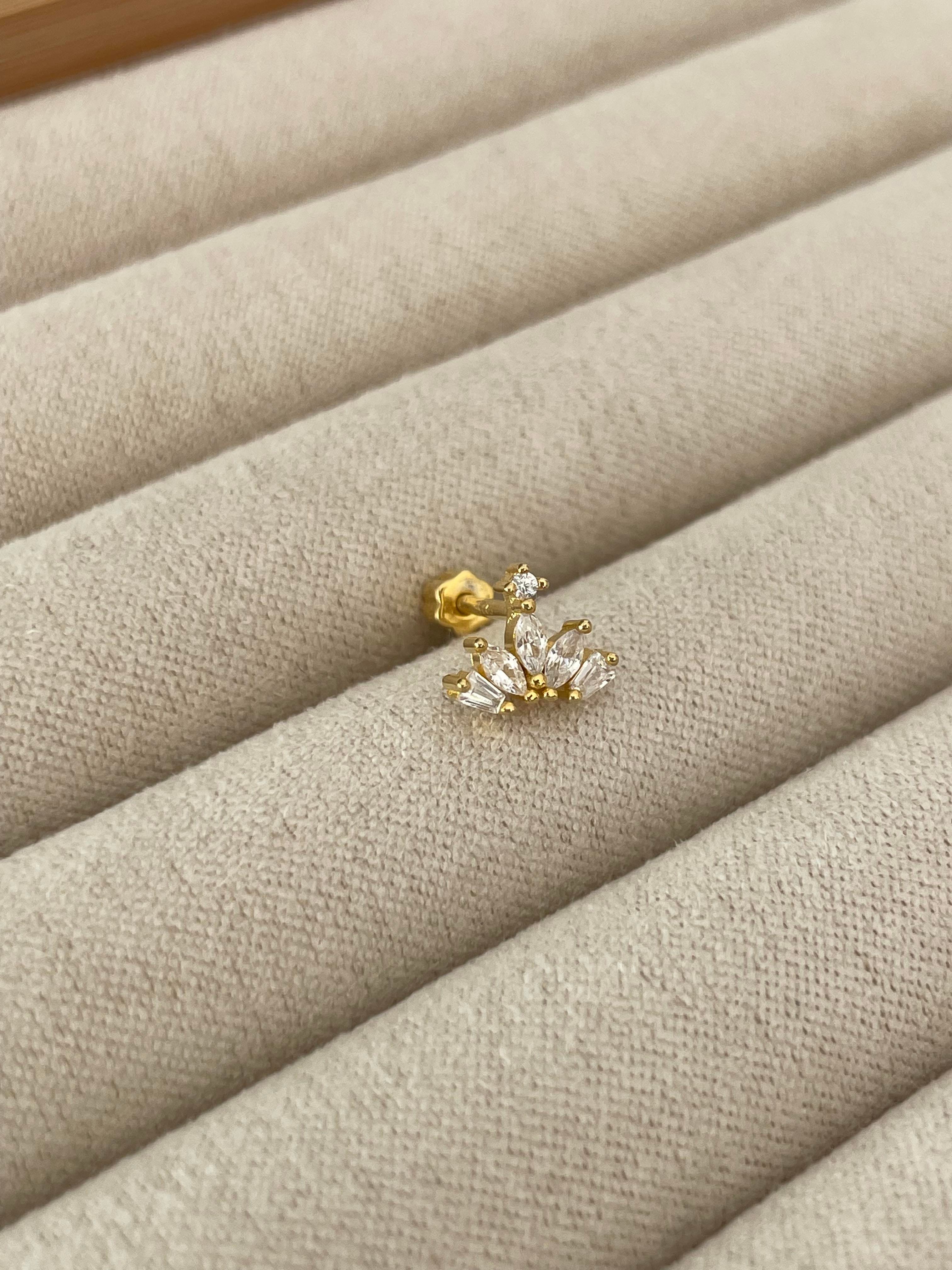 Üzeri Tek Taşlı Lotus Piercing