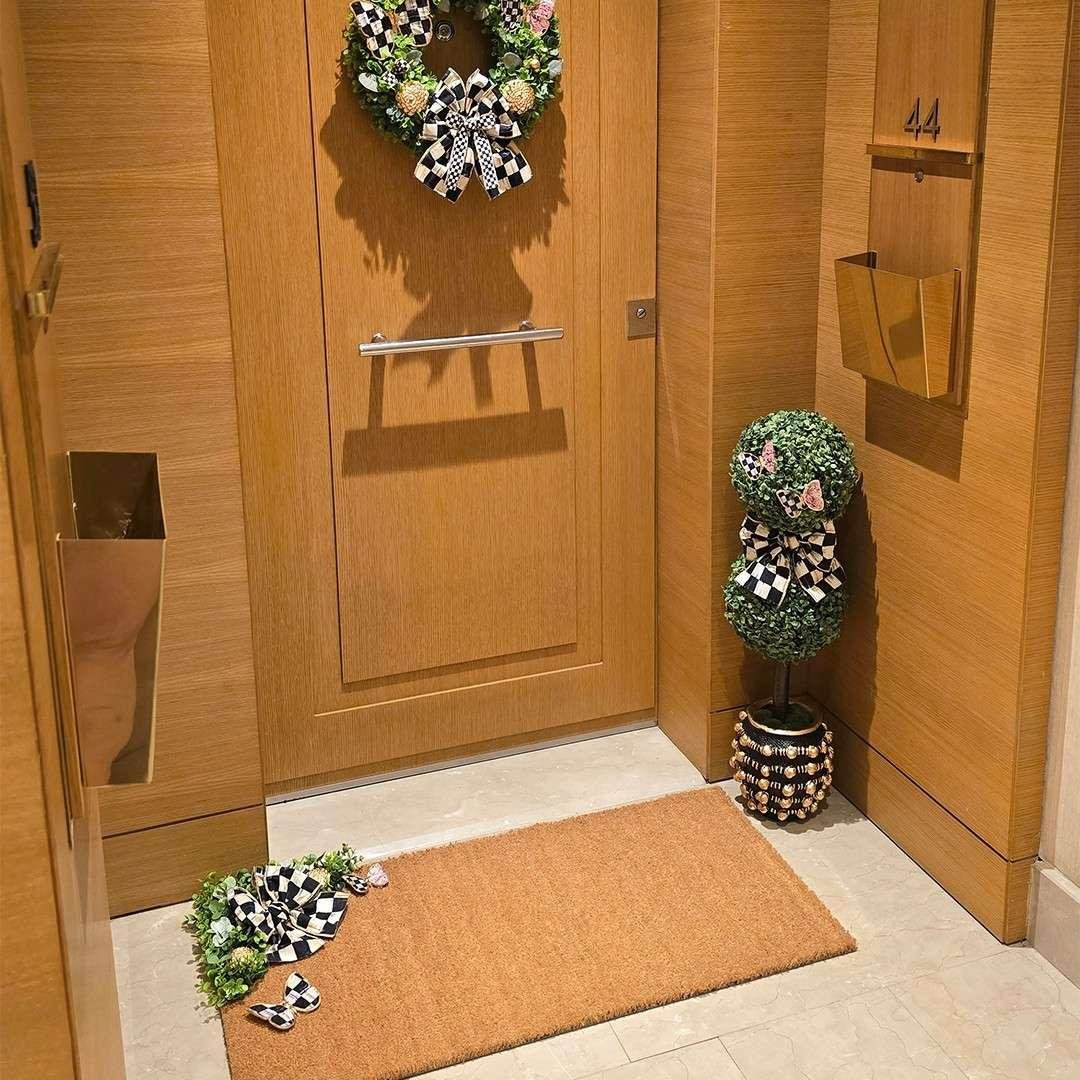 Özel Tasarım Kelebek Objeli Mackenzie-Childs Kurdeleli Paspas Orta Boy Model 1