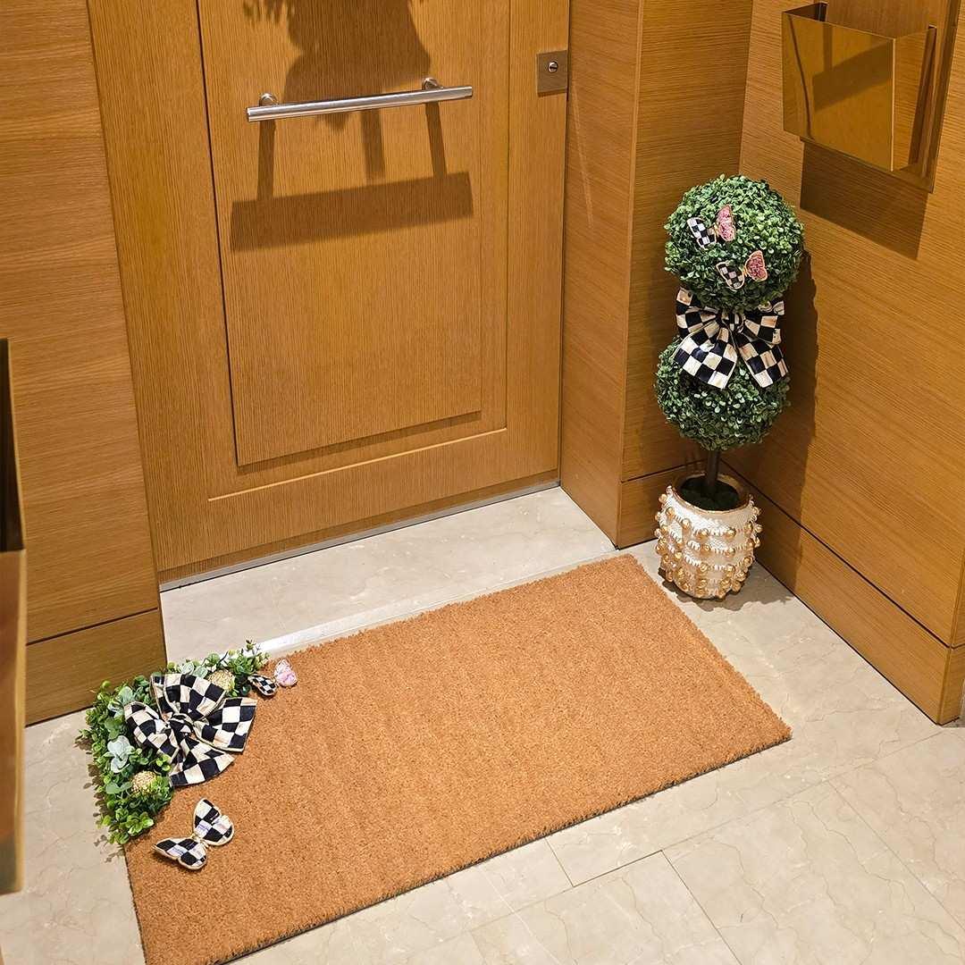 Özel Tasarım Kelebek Objeli Mackenzie-Childs Kurdeleli Paspas Orta Boy Model 1