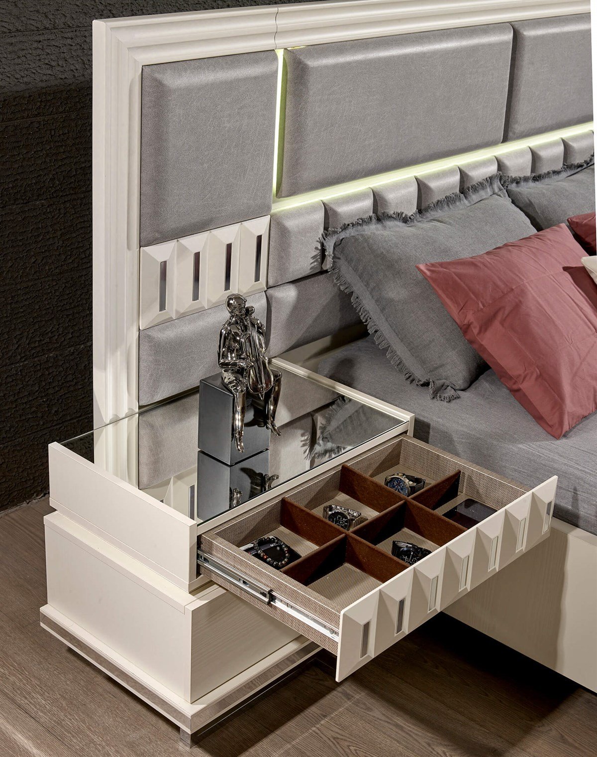 Modern Yatak Odası TakımlarıLUCENTELUCENTEEnboss Yatak Odası Takımı