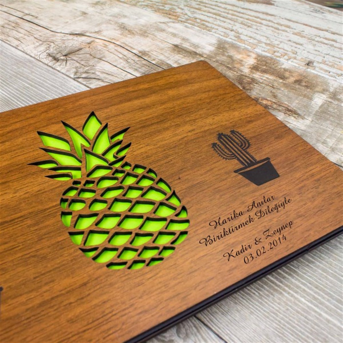 Ananas Temalı Ahşap Kapaklı Kendin Tasarla Albüm Defter