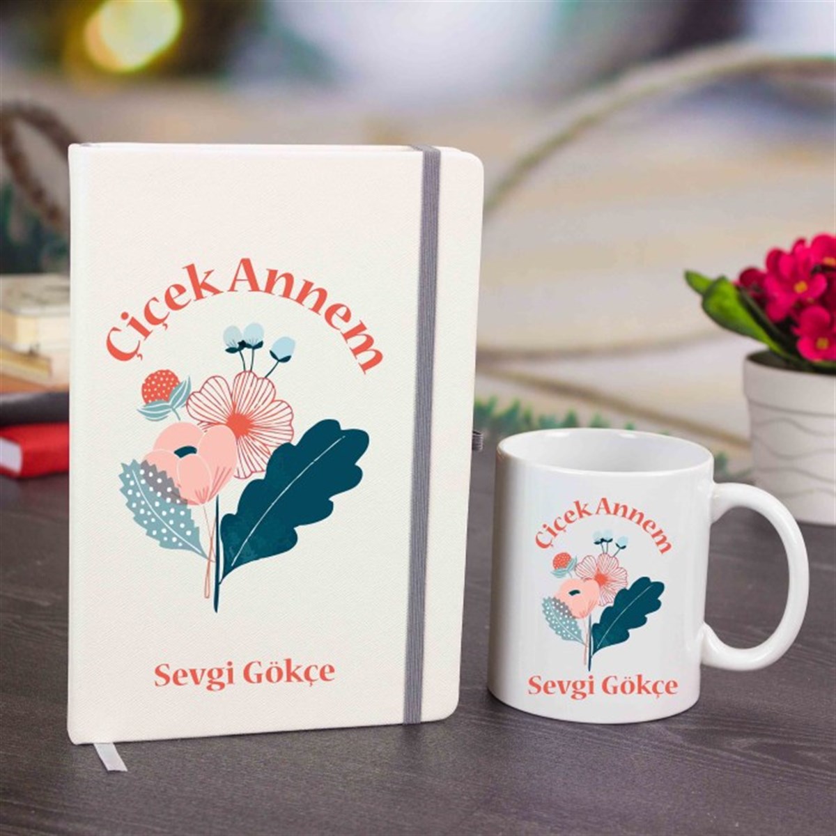Anneler Günü Hediyesi İsme Özel Defter ve Kupa Bardak Seti - Çiçek Annem