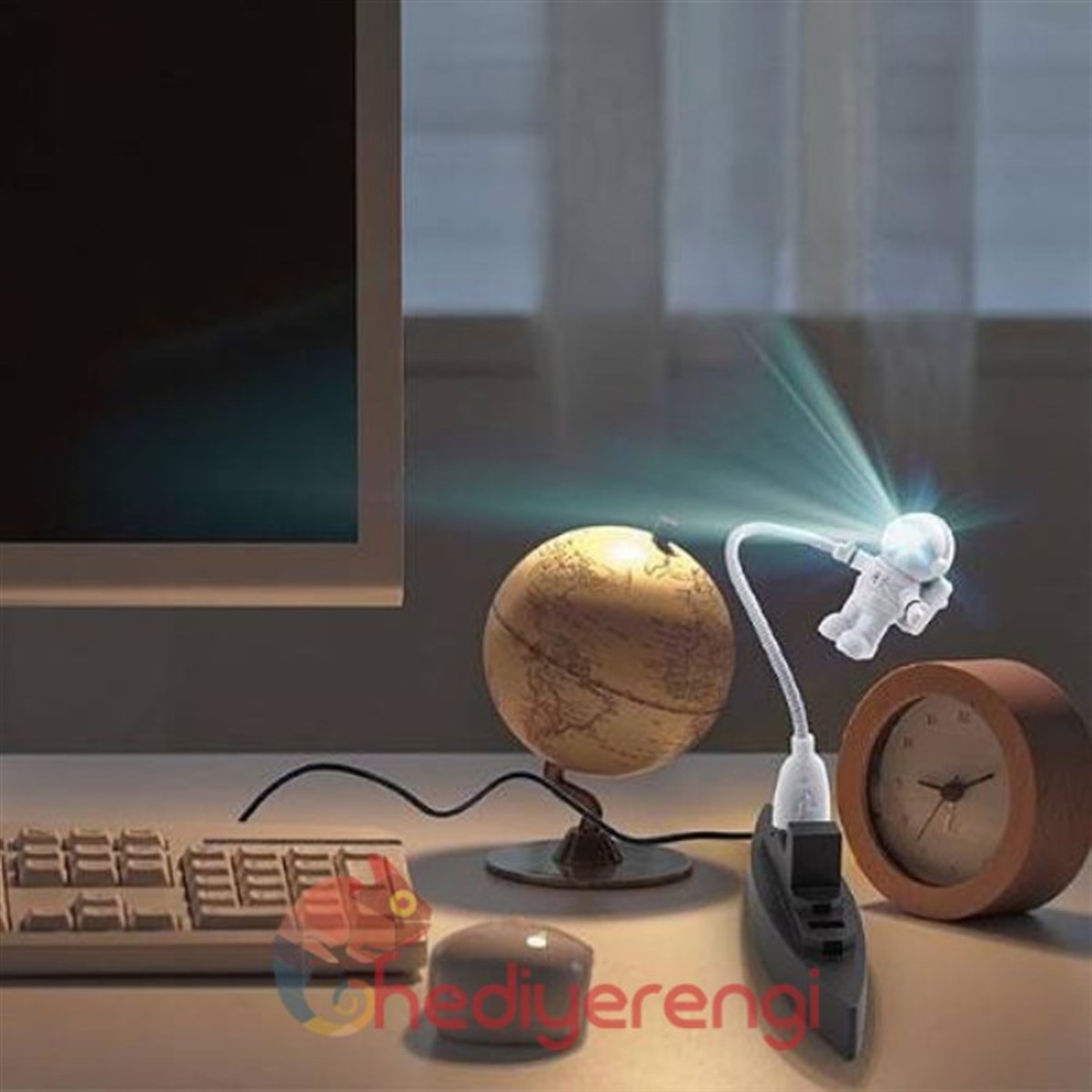 Astronot Temalı Usb Ledli Lamba