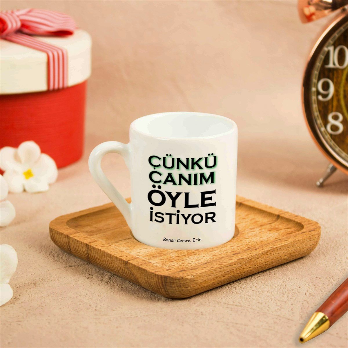 İsme Özel Ahşap Altlıklı Canım Öyle İstiyor Temalı Fincan Seti
