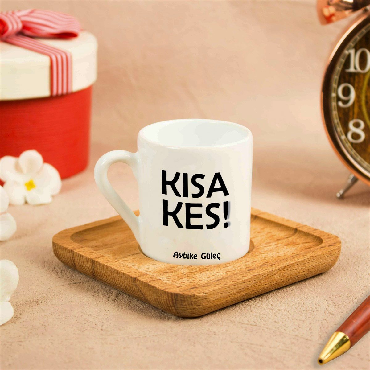 İsme Özel Ahşap Altlıklı Kısa Kes Temalı Fincan Seti