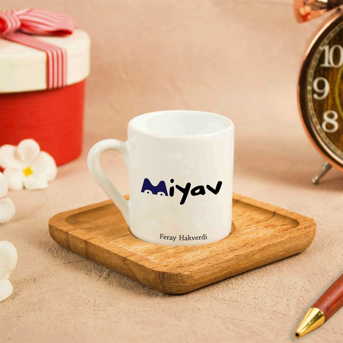 İsme Özel Ahşap Altlıklı Miyav Temalı Fincan Seti