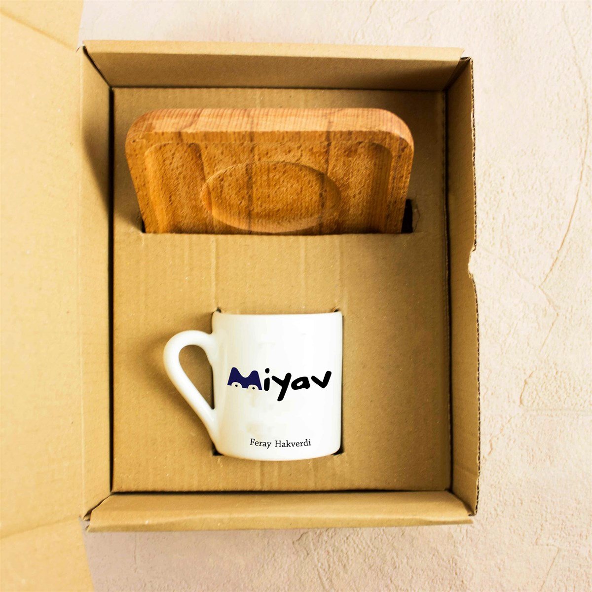 İsme Özel Ahşap Altlıklı Miyav Temalı Fincan Seti