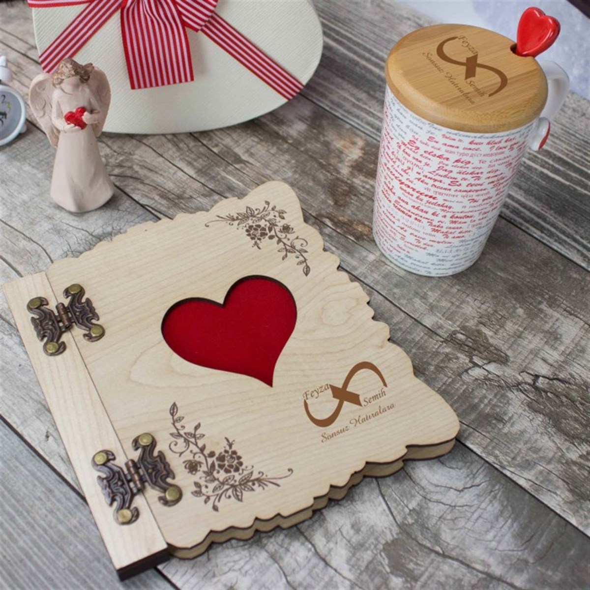 İsme Özel Ahşap Kapaklı Hatıra Defteri Ve 100 Dilde Seni Seviyorum Kupa Bardak Seti - Sonsuzluk