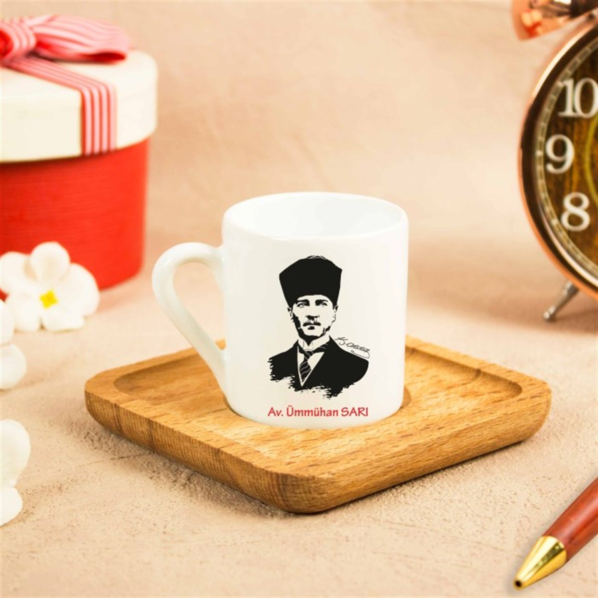 İsme Özel Ahşap Tepsili Fincan Seti - K. Atatürk