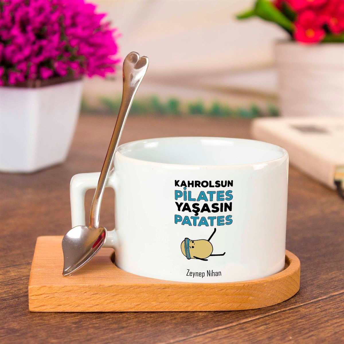 İsme Özel Ahşap Tepsili Kahve Çay Fincanı Seti - Kahrolsun Pilates Yaşasın Patates Temalı