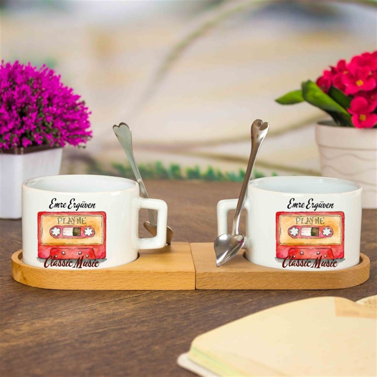 İsme Özel Ahşap Tepsili Kahve Çay Fincanı Seti - Retro Kaset