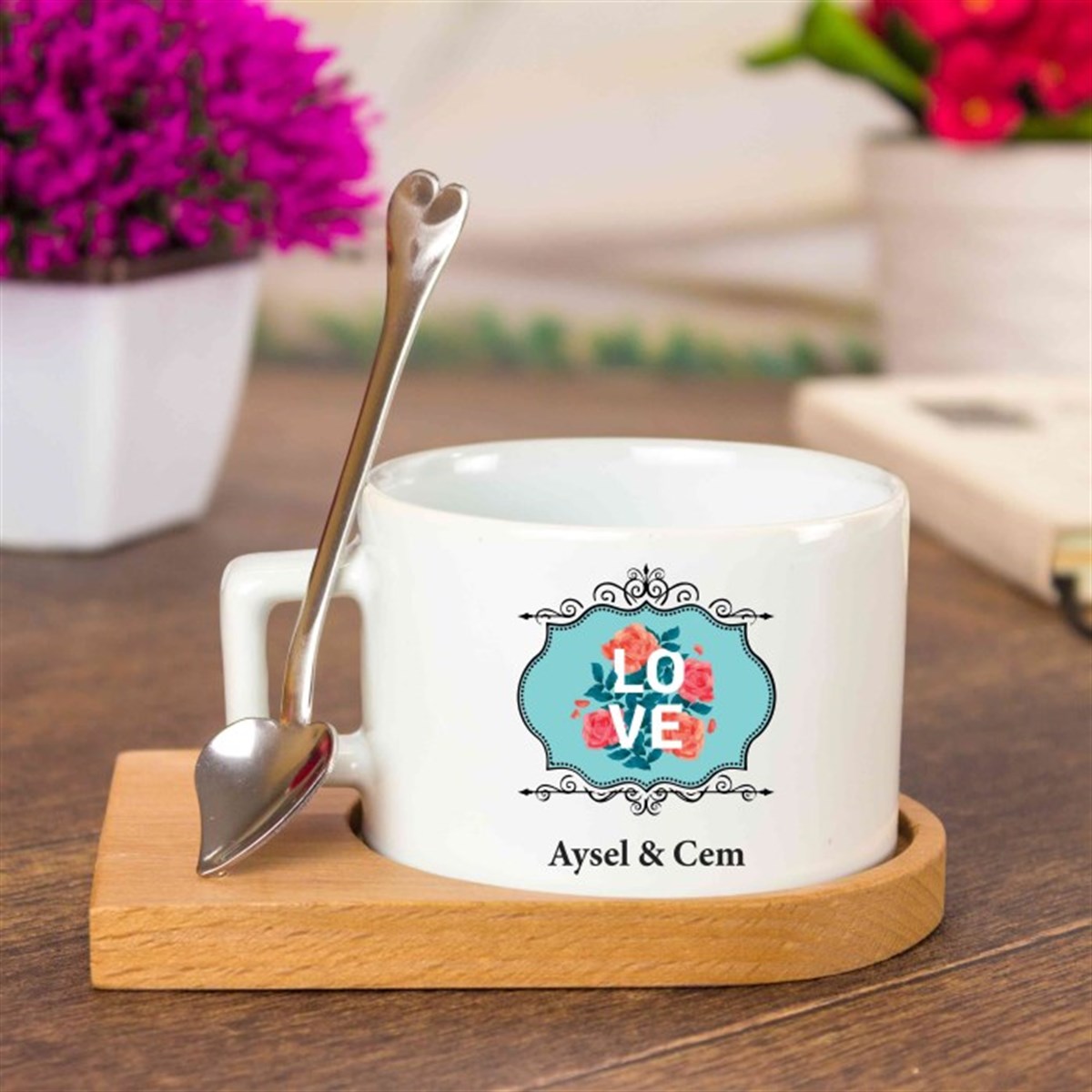 İsme Özel Ahşap Tepsili Kahve Çay Fincanı Seti - Çerçeveli Love 