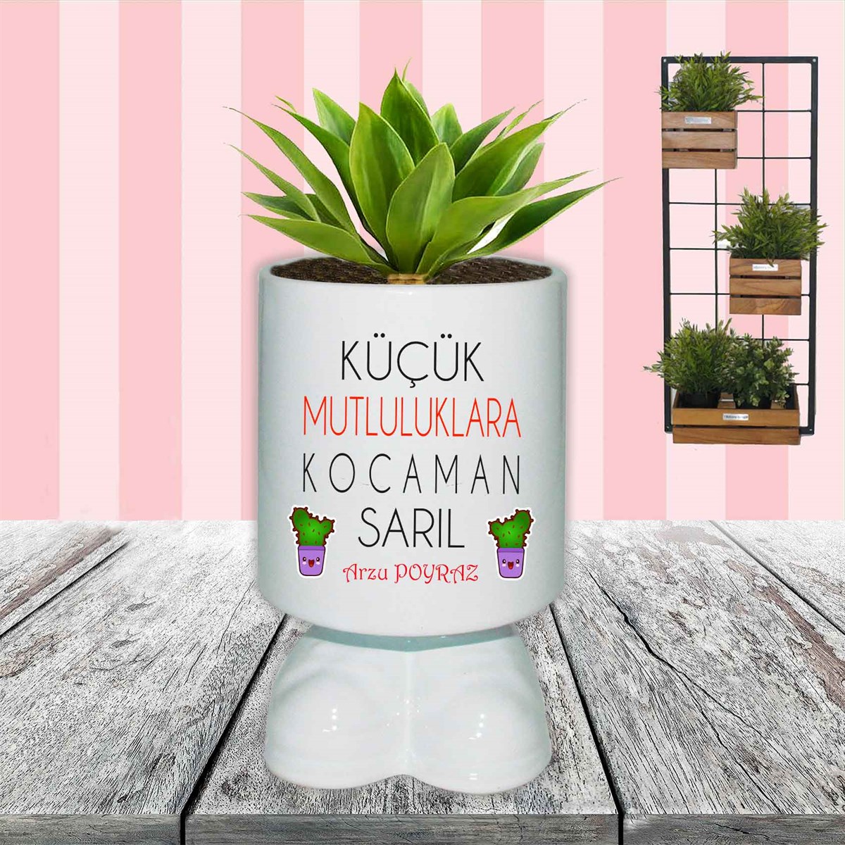 İsme Özel Ayaklı Seramik Saksı - Küçük Mutluluklara Kocaman Sarıl