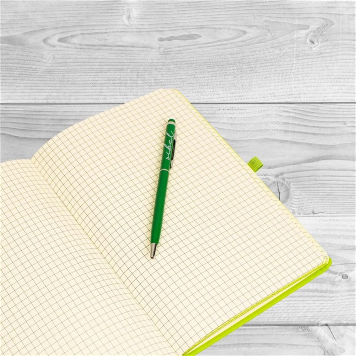 İsme Özel Defter Kupa Bardak ve Kalem Seti Yeşil - El Yazısı İsimli