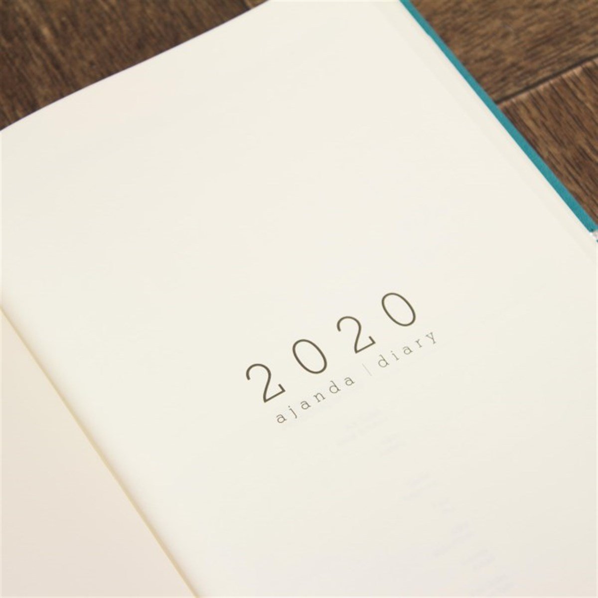İsme Özel Dünya Haritalı 2020 Termo Deri Ajanda​ ve Roller Kalem Seti