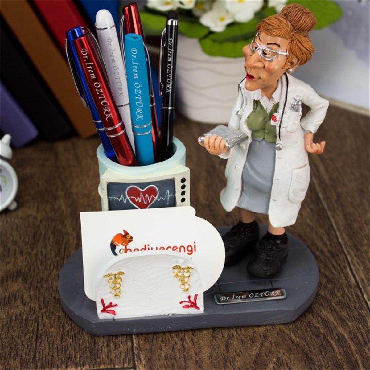 İsme Özel Kadın Doktor Hekim Temalı Dekoratif Kalemlik​ ve Kartvizitlik​