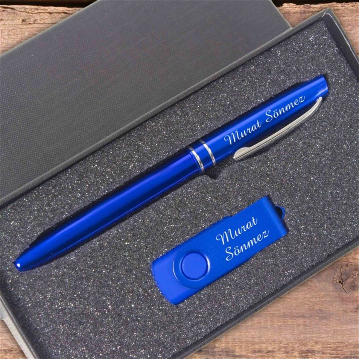İsme Özel Kalem ve Usb Bellek Seti Özel Tasarım Kutulu Lacivert
