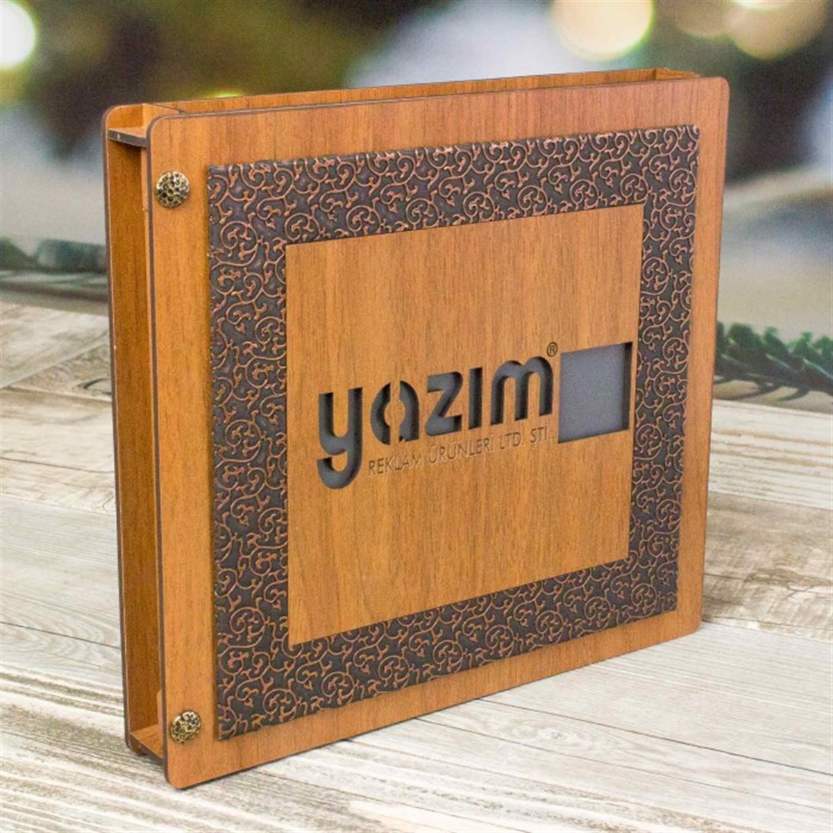İsme Özel Kurumsal Logo Temalı Ahşap Tasarım Kutu 48'li​ Çikolata