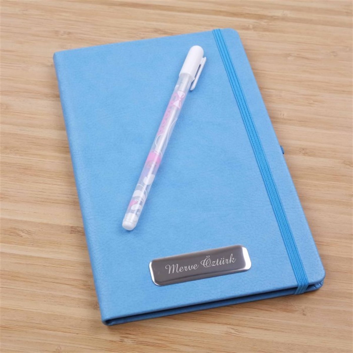 İsme Özel Lastikli Siyah Yapraklı Defter ve Kalem Seti