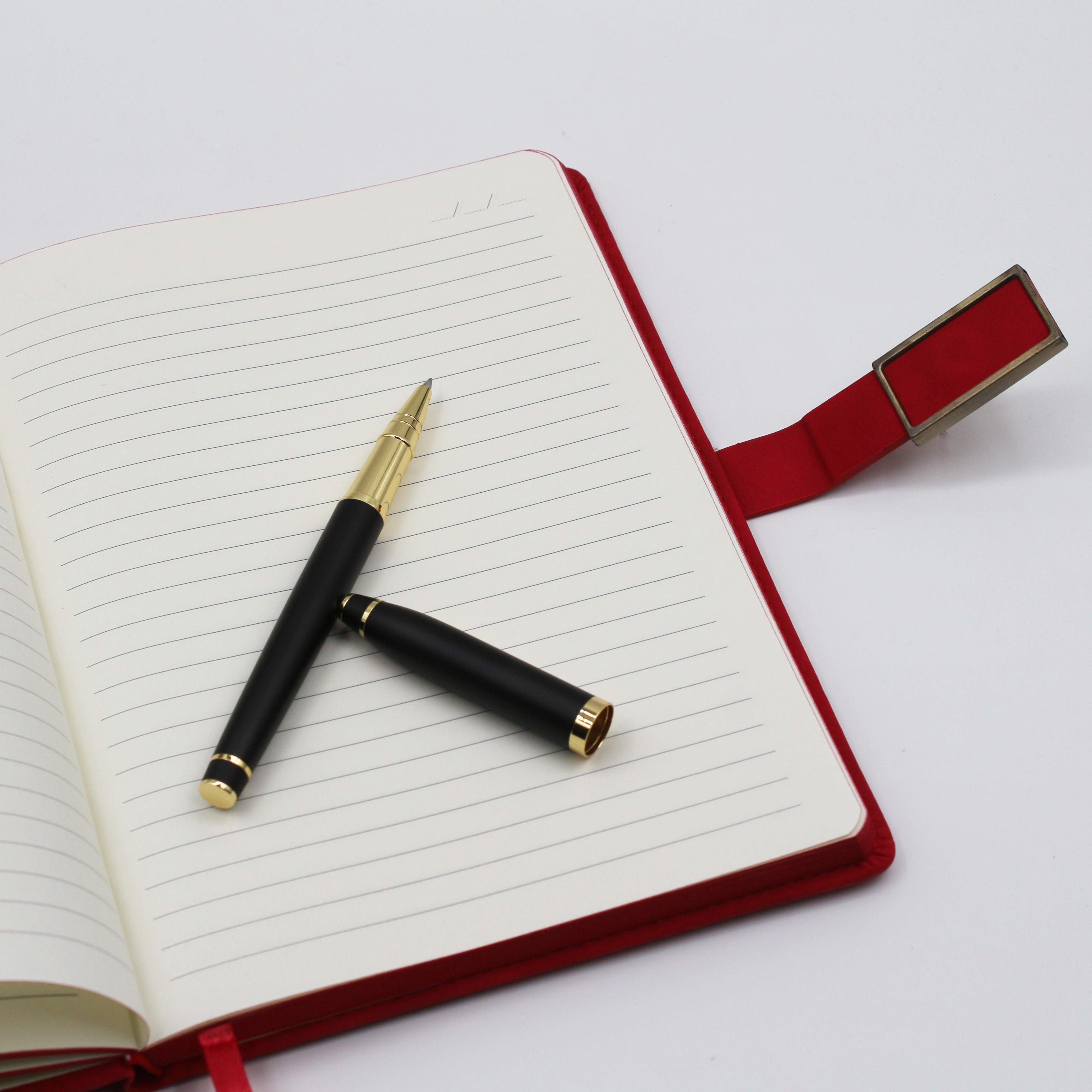 İsme Özel Metal Klipsli Premium Defter ve Roller Kalem Seti - Renk Seçenekli
