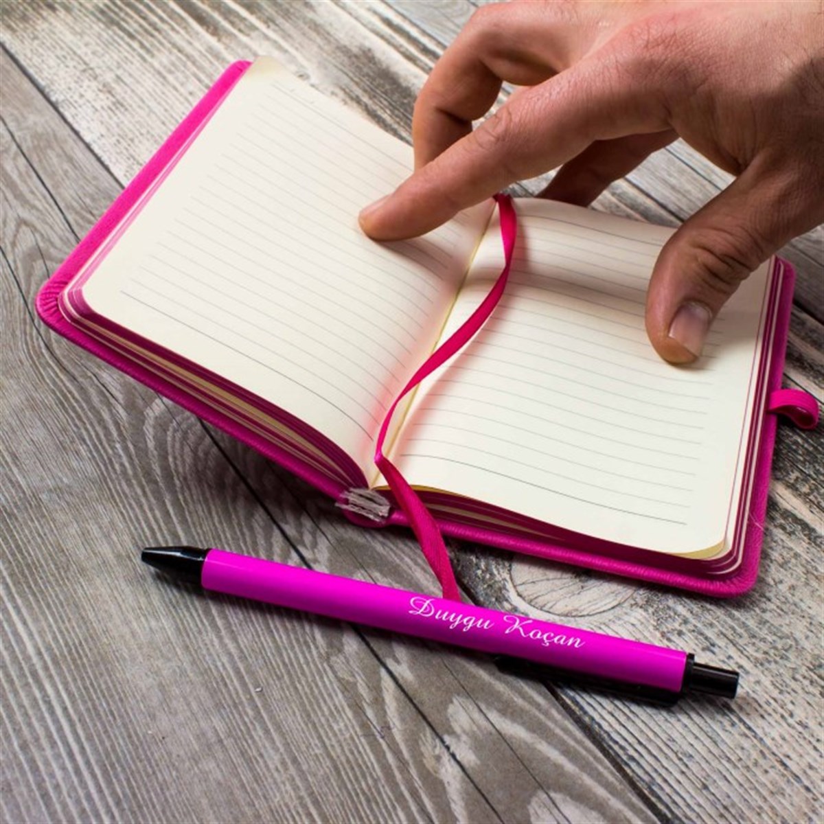 İsme Özel Premium Defter Kalem Ayna ve Çakmak Seti Pembe 