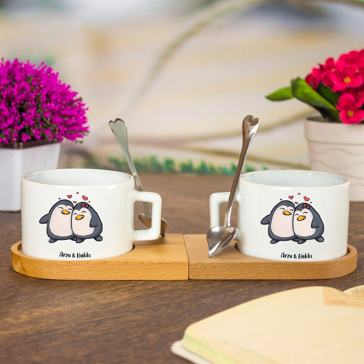 İsme Özel Sevimli Penguenler Temalı Ahşap Tepsili Kahve Çay Fincanı Seti