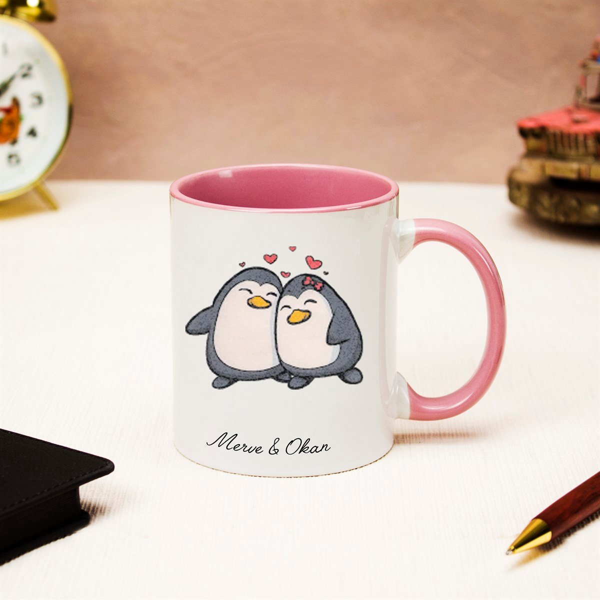 İsme Özel Sevimli Penguenler Temalı Defter Kupa Bardak ve Kalem Seti - Pembe