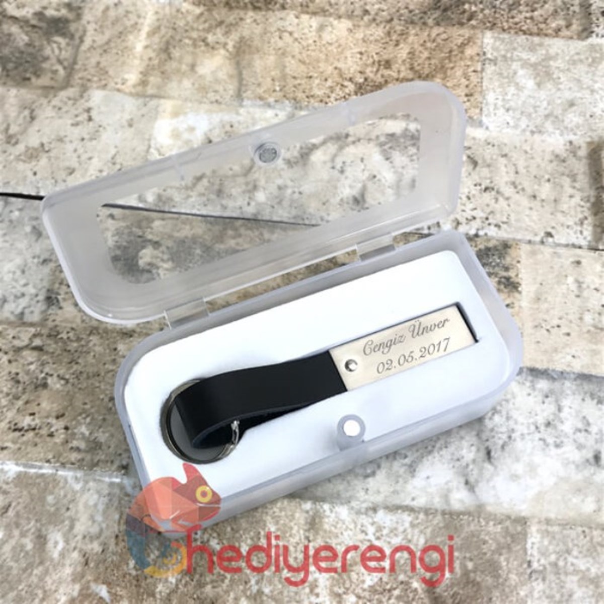 İsme Özel Siyah Deri ve Metal Ayrıntılı Tasarım Usb Bellek 8 GB
