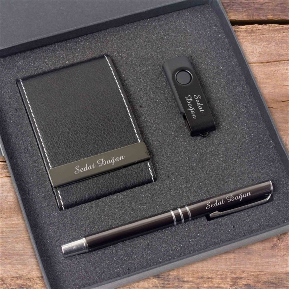 İsme Özel Siyah Kartvizitlik Usb ve Tükenmez Kalem Seti 
