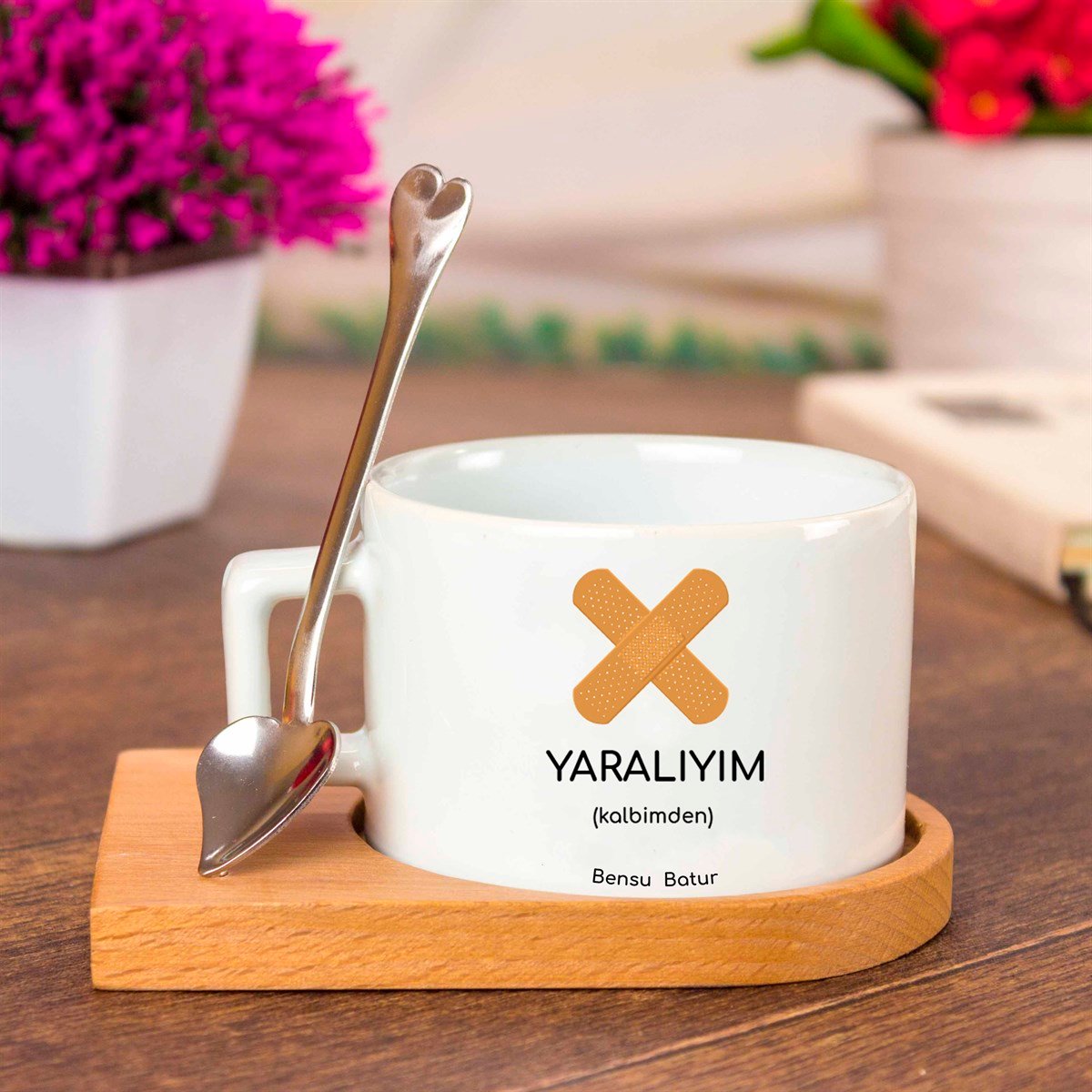 İsme Özel Yaralıyım Temalı Ahşap Tepsili Kahve Çay Fincanı Seti