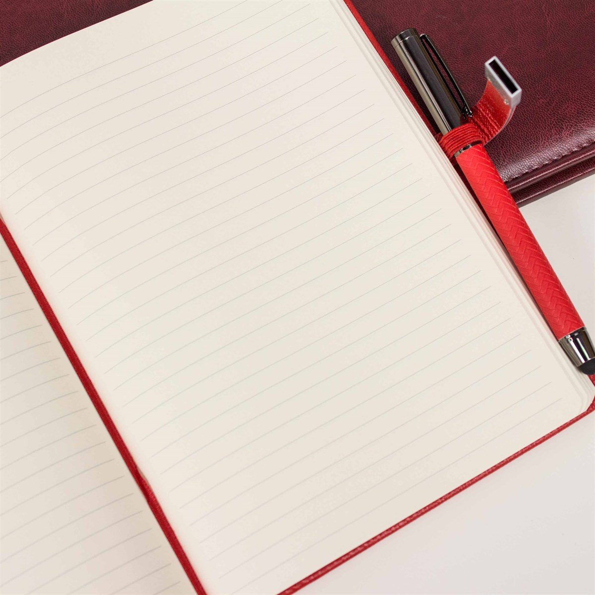 Kişiye Özel 16 GB Hafızalı Usb'li Defter ve Kalem Seti Kırmızı