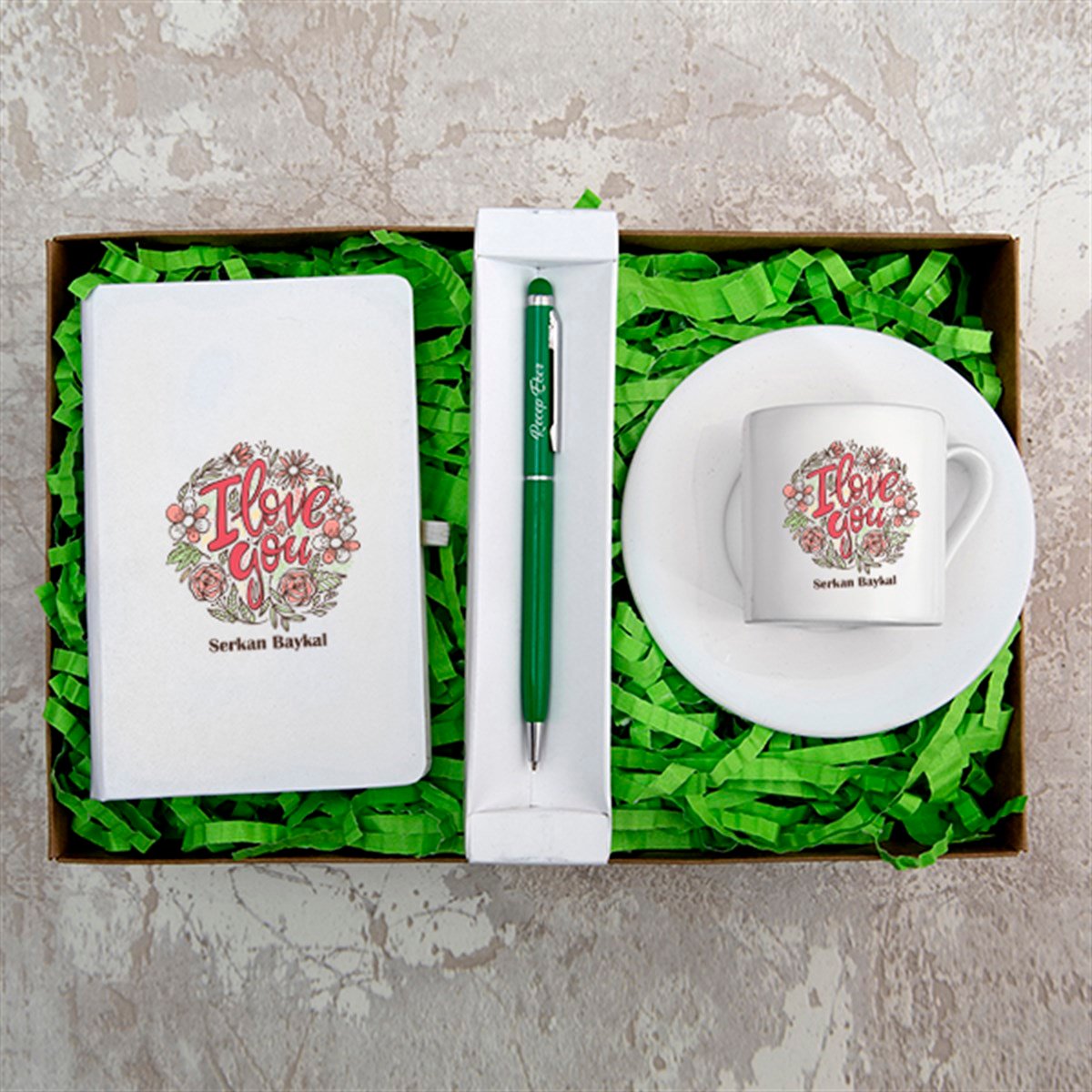 Kişiye Özel Defter Fincan ve Kalem Seti Hediye Kutusu - Çiçek Detaylı  I Love You Baskılı